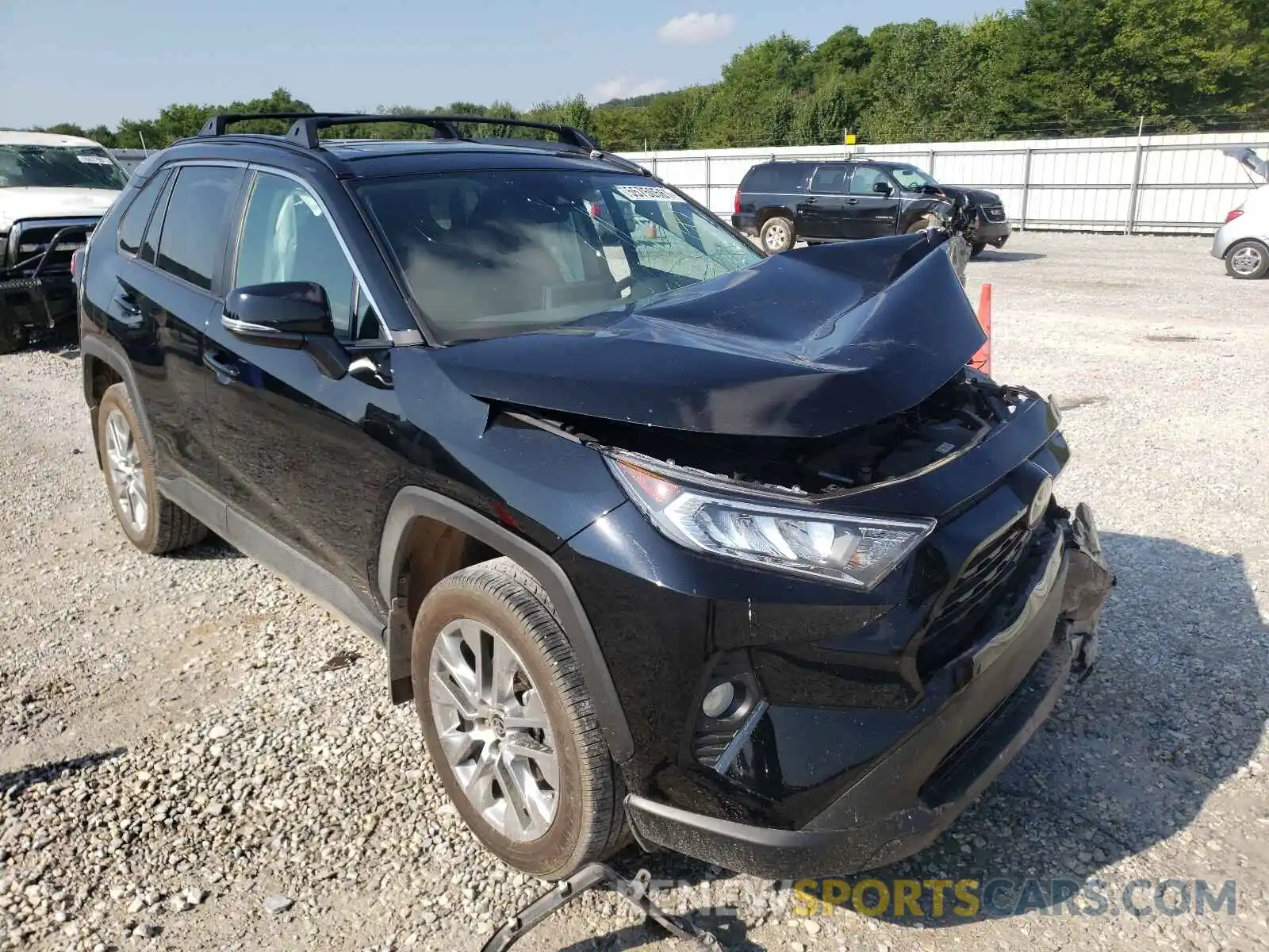 1 Photograph of a damaged car 2T3C1RFV5MC121885 TOYOTA RAV4 2021