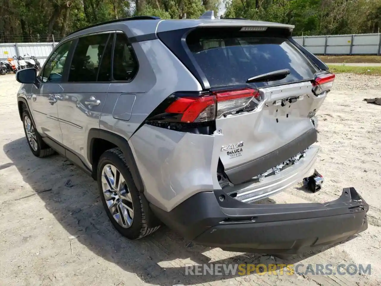 3 Photograph of a damaged car 2T3C1RFV5MC171878 TOYOTA RAV4 2021