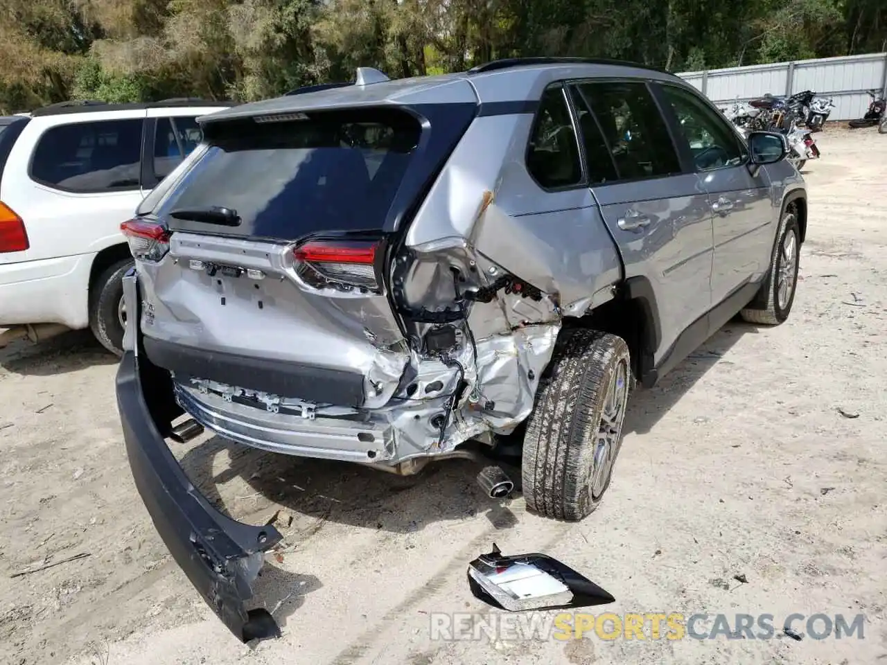 4 Photograph of a damaged car 2T3C1RFV5MC171878 TOYOTA RAV4 2021