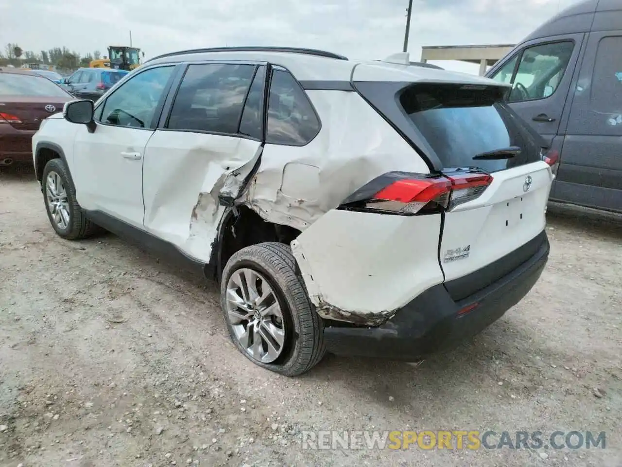 3 Photograph of a damaged car 2T3C1RFV5MW121092 TOYOTA RAV4 2021