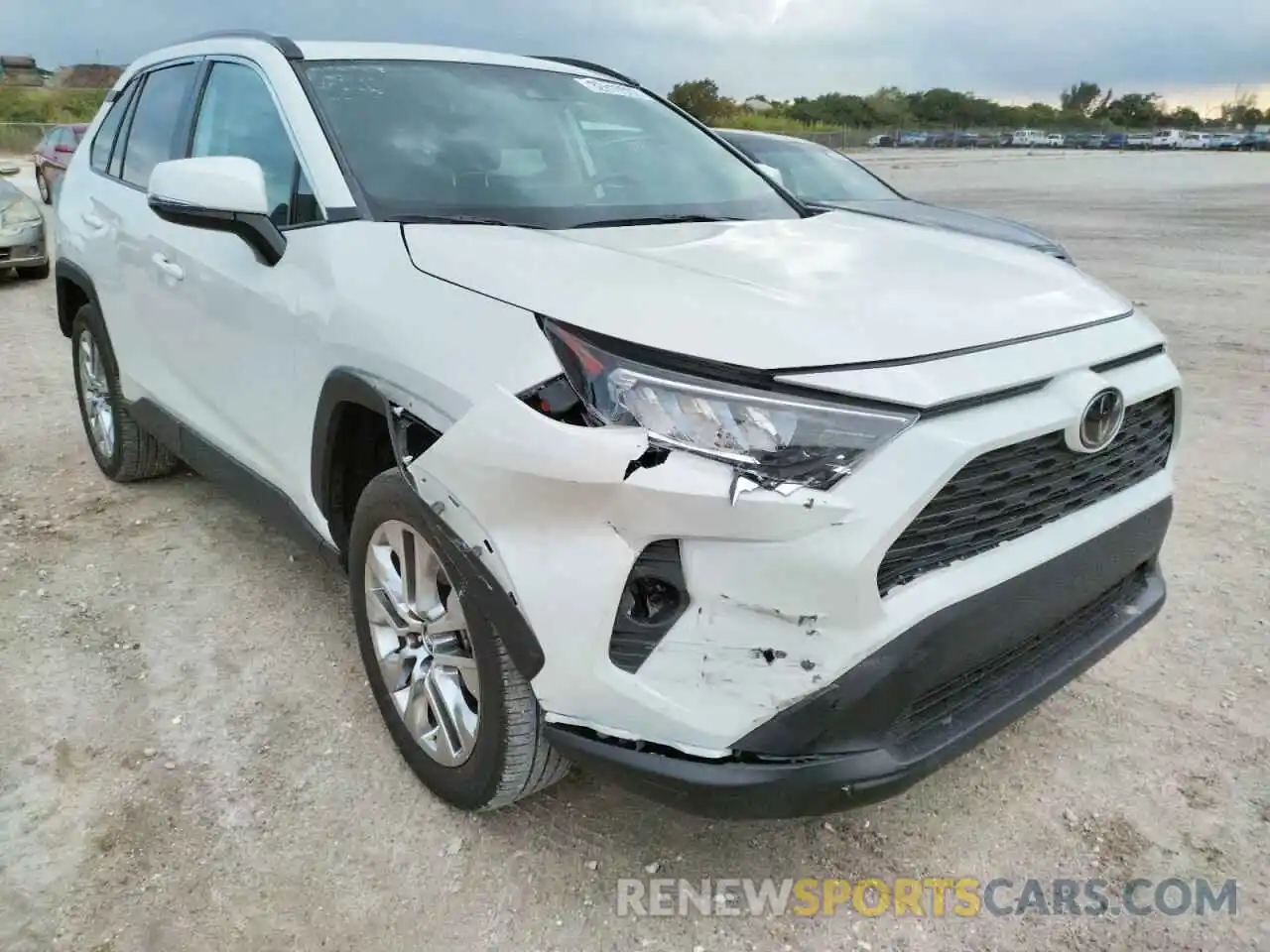 9 Photograph of a damaged car 2T3C1RFV5MW121092 TOYOTA RAV4 2021