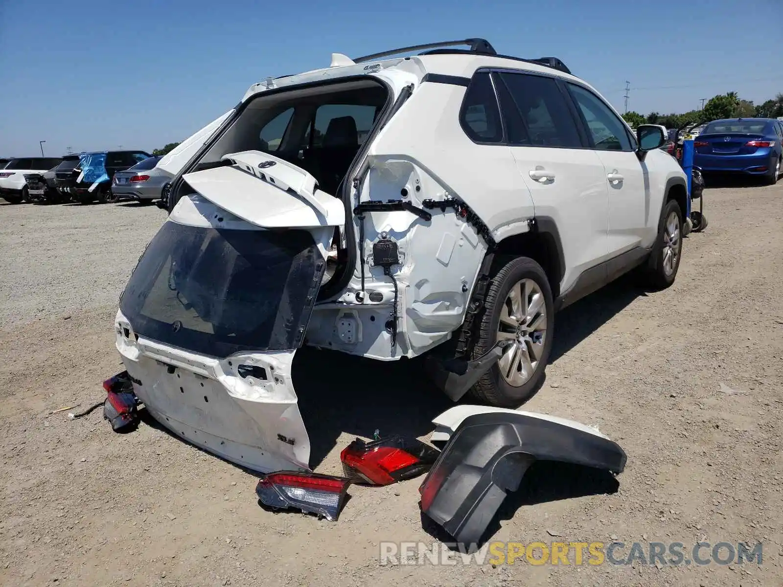 4 Photograph of a damaged car 2T3C1RFV5MW124395 TOYOTA RAV4 2021