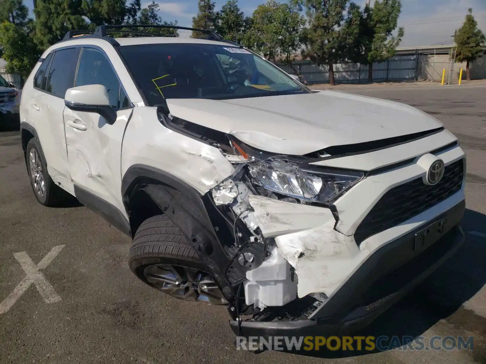 1 Photograph of a damaged car 2T3C1RFV5MW153573 TOYOTA RAV4 2021