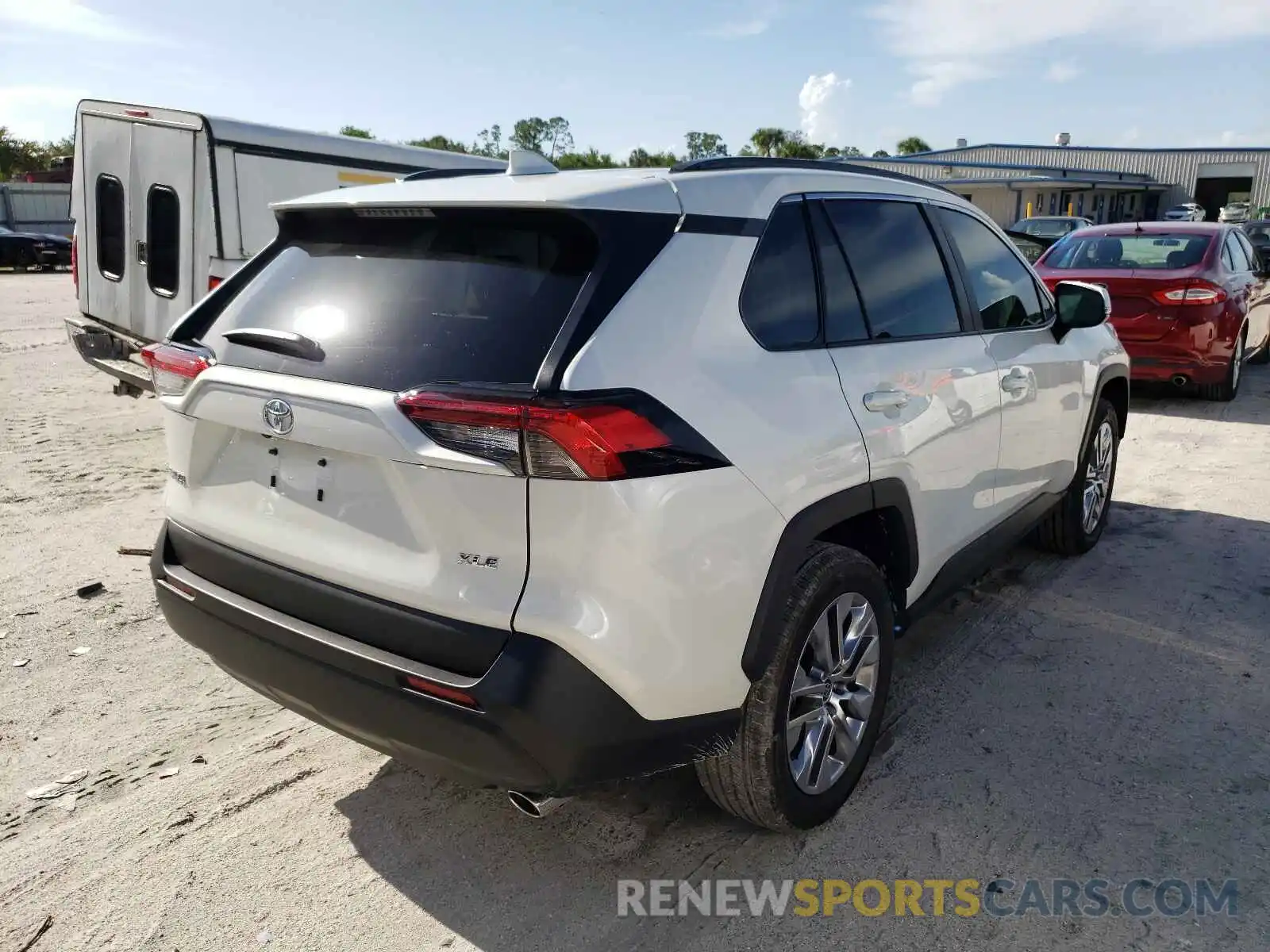 4 Photograph of a damaged car 2T3C1RFV5MW154657 TOYOTA RAV4 2021