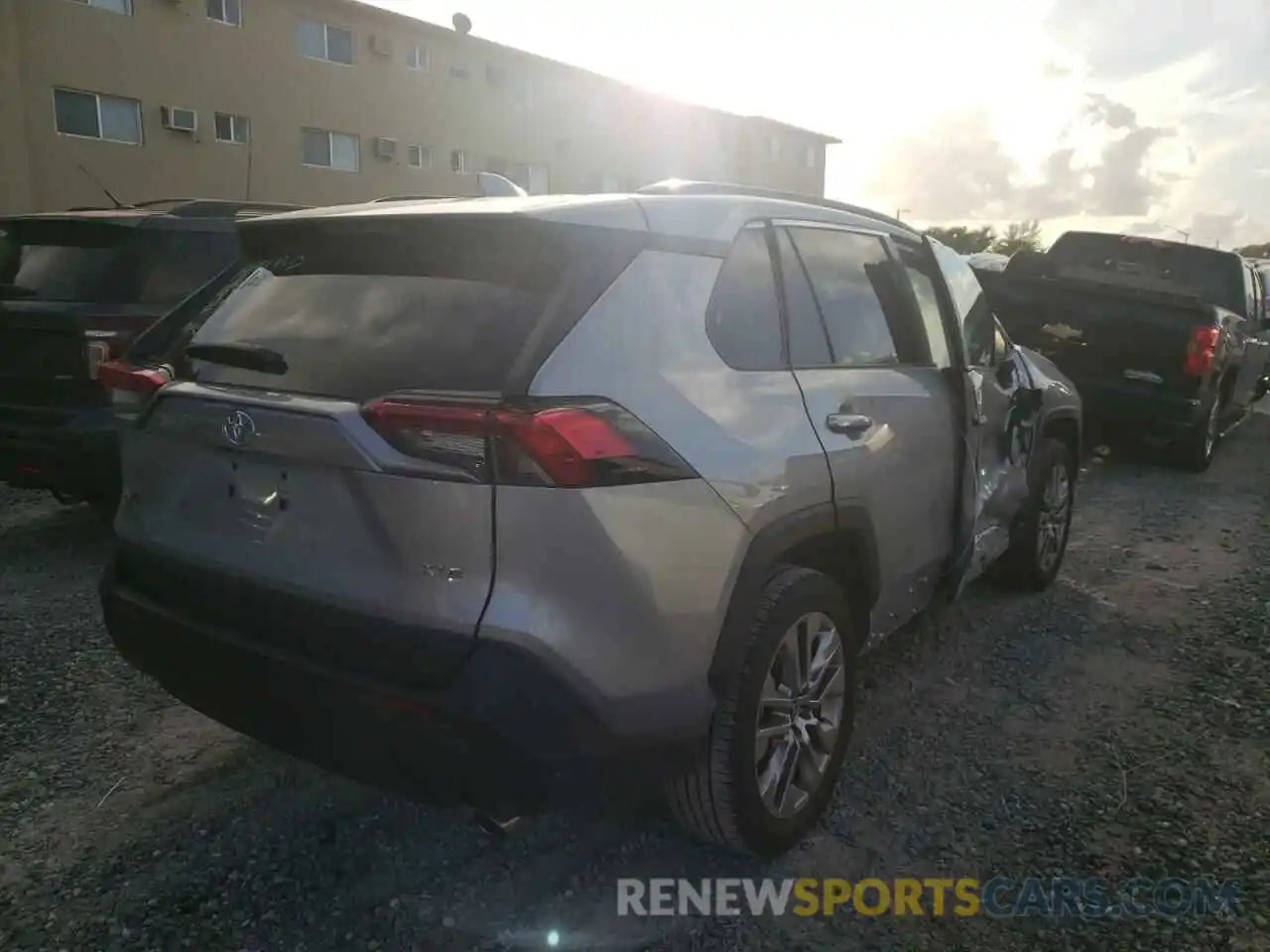 4 Фотография поврежденного автомобиля 2T3C1RFV5MW170180 TOYOTA RAV4 2021