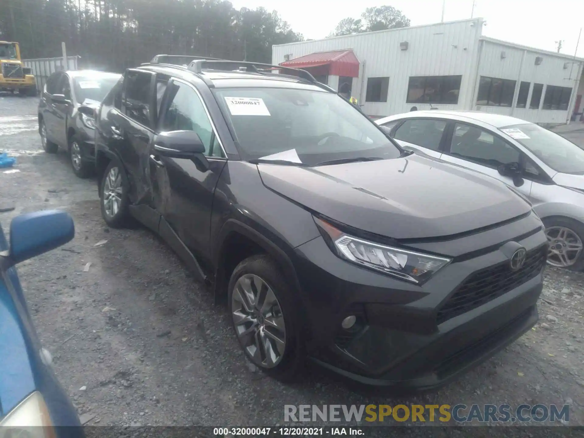 1 Photograph of a damaged car 2T3C1RFV5MW175265 TOYOTA RAV4 2021