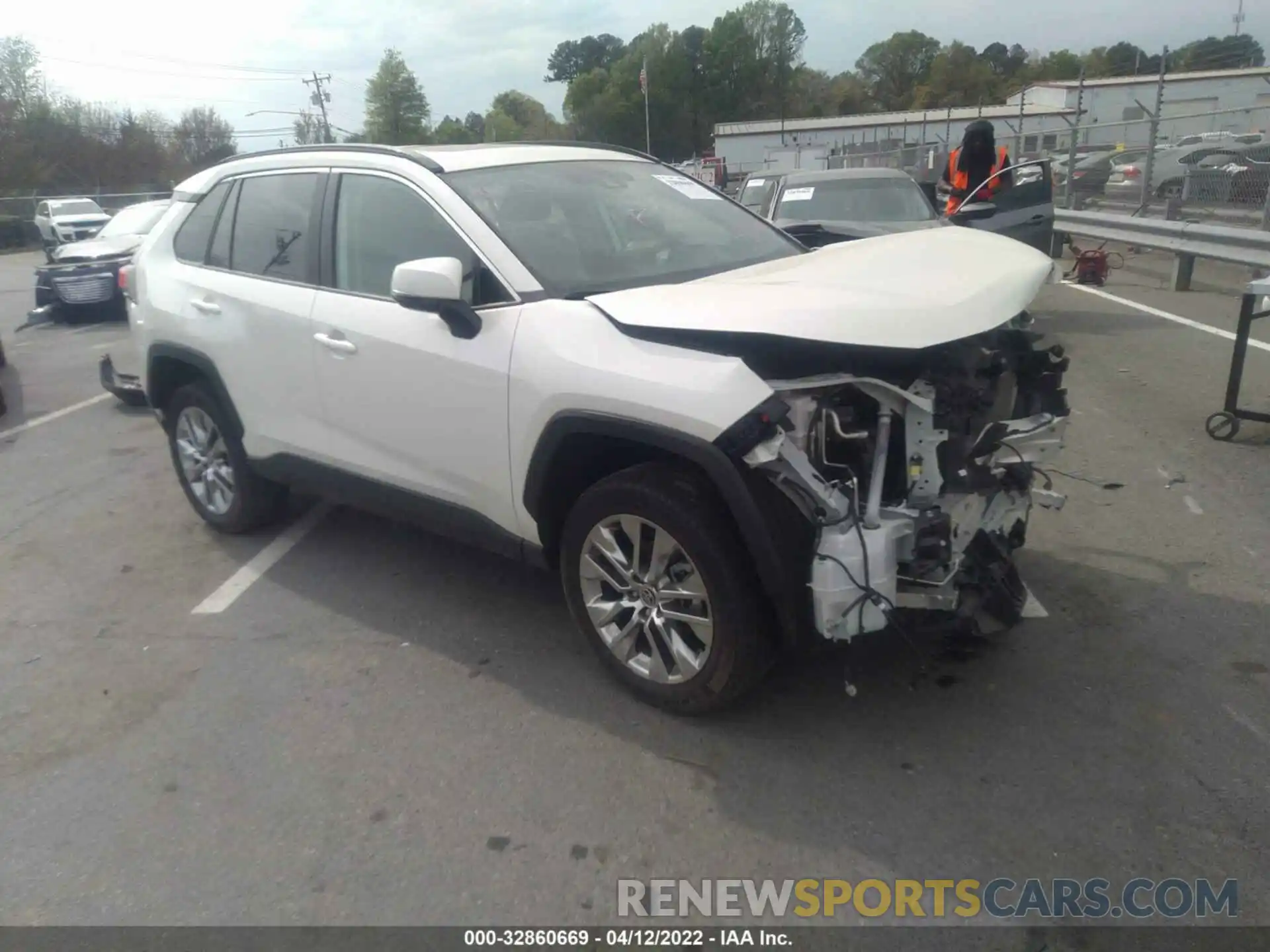 1 Photograph of a damaged car 2T3C1RFV5MW176402 TOYOTA RAV4 2021