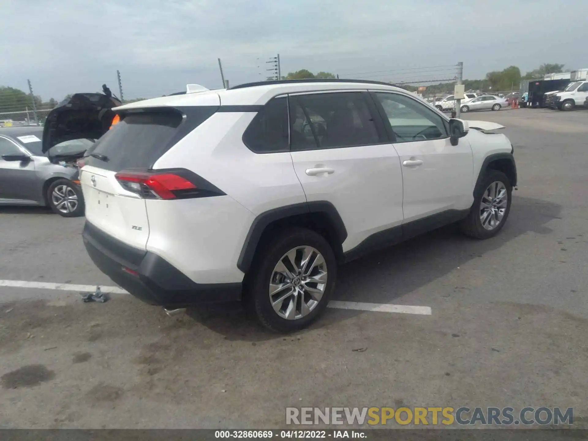 4 Photograph of a damaged car 2T3C1RFV5MW176402 TOYOTA RAV4 2021