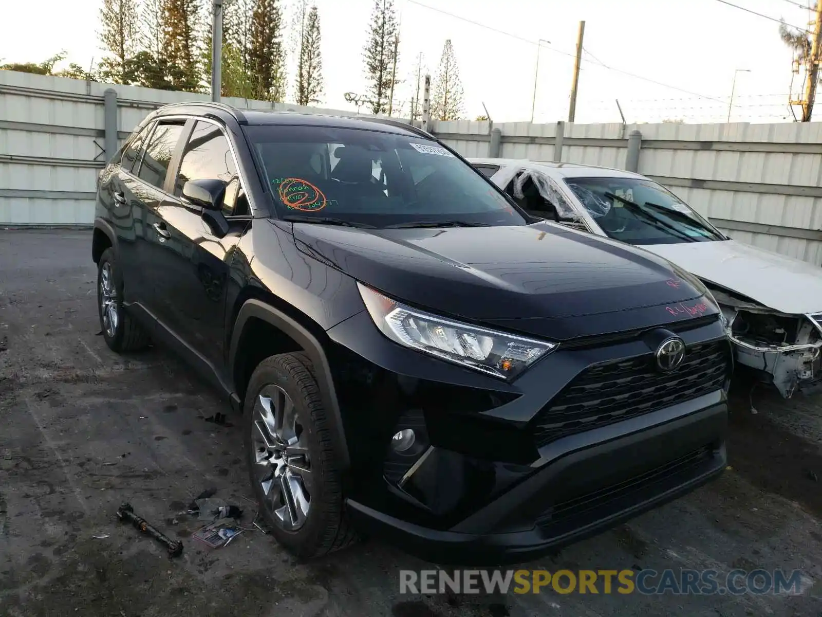 1 Фотография поврежденного автомобиля 2T3C1RFV6MC088587 TOYOTA RAV4 2021