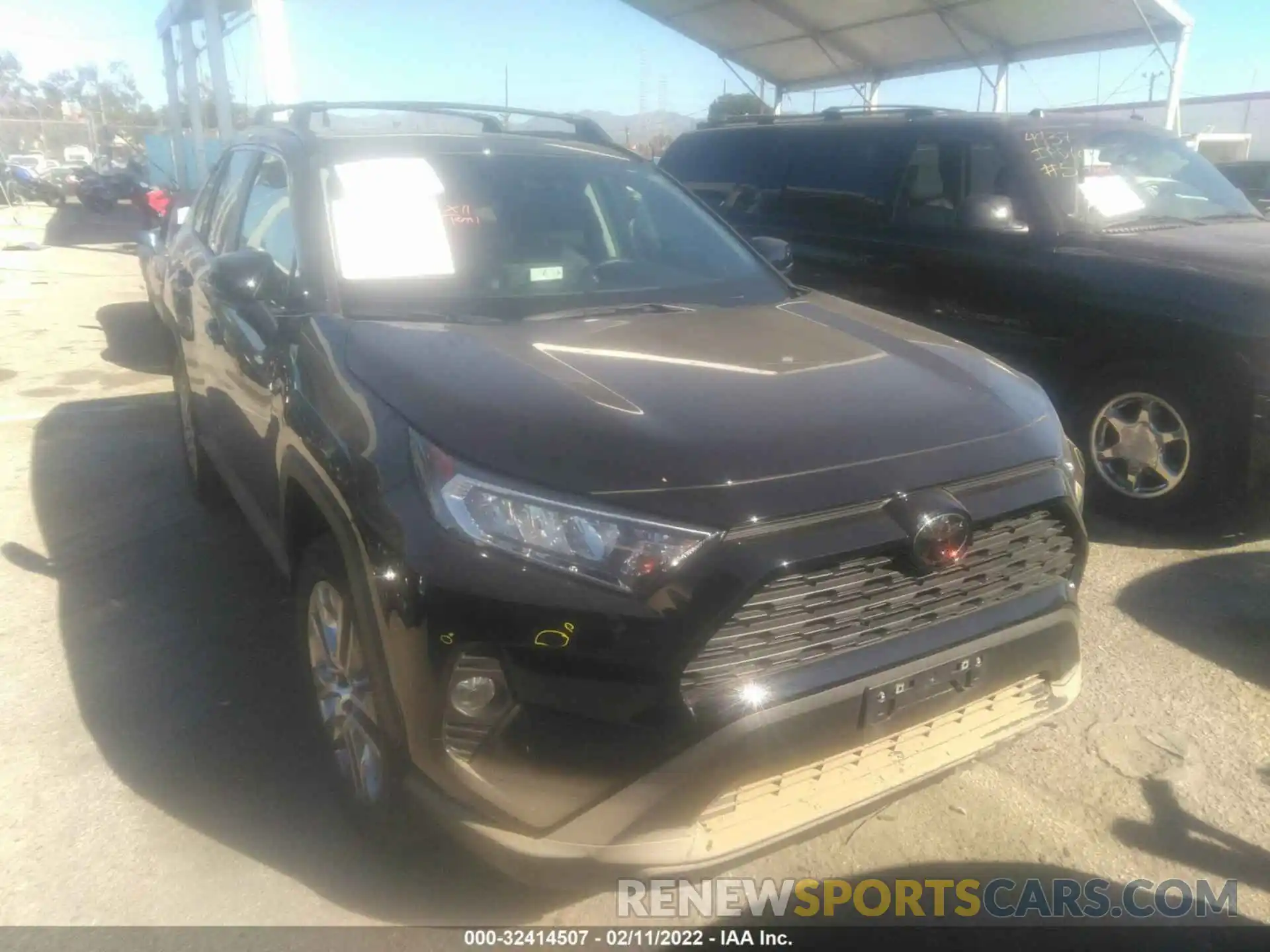 1 Photograph of a damaged car 2T3C1RFV6MC095345 TOYOTA RAV4 2021