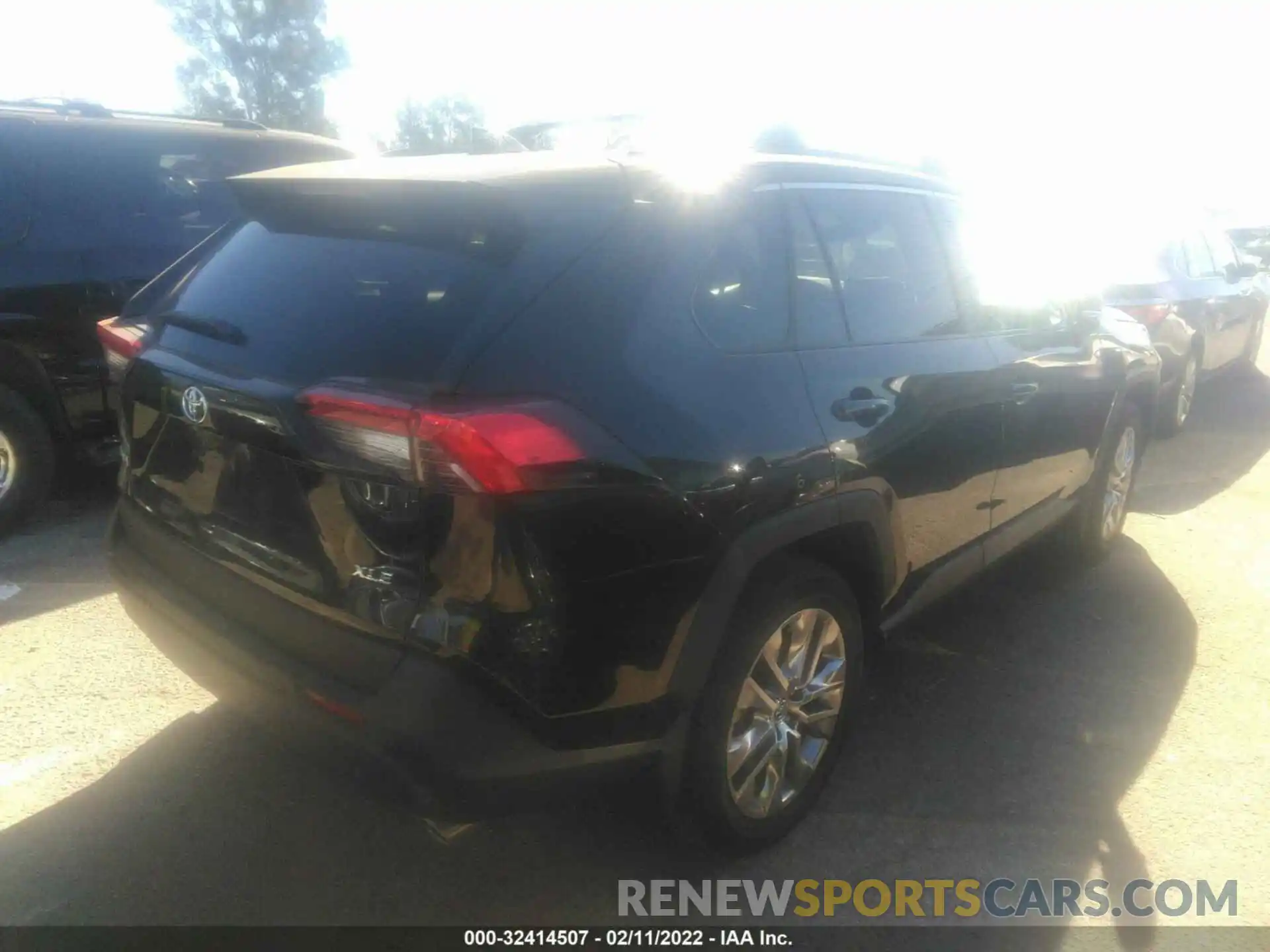 4 Photograph of a damaged car 2T3C1RFV6MC095345 TOYOTA RAV4 2021