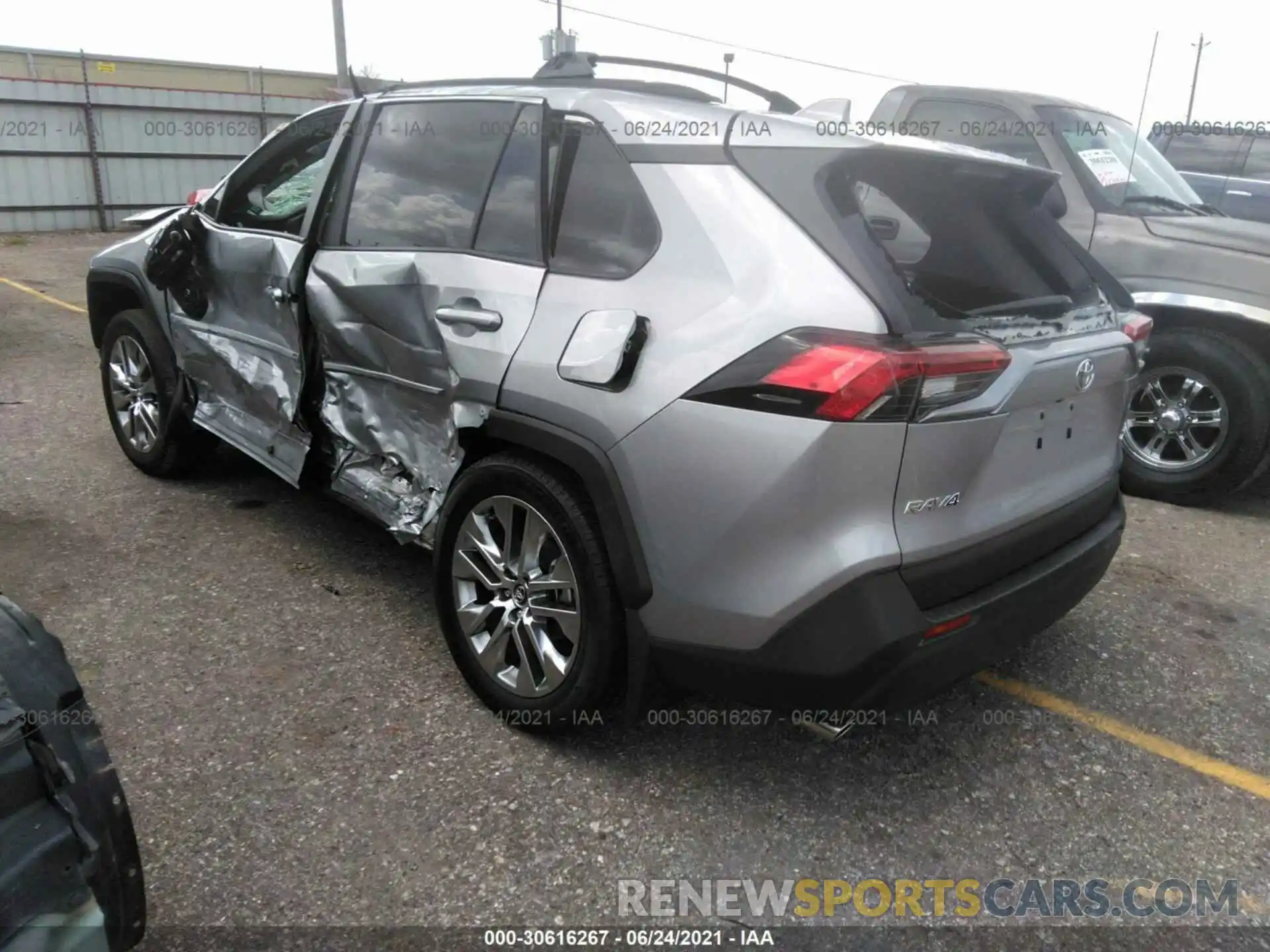 3 Photograph of a damaged car 2T3C1RFV6MC099041 TOYOTA RAV4 2021