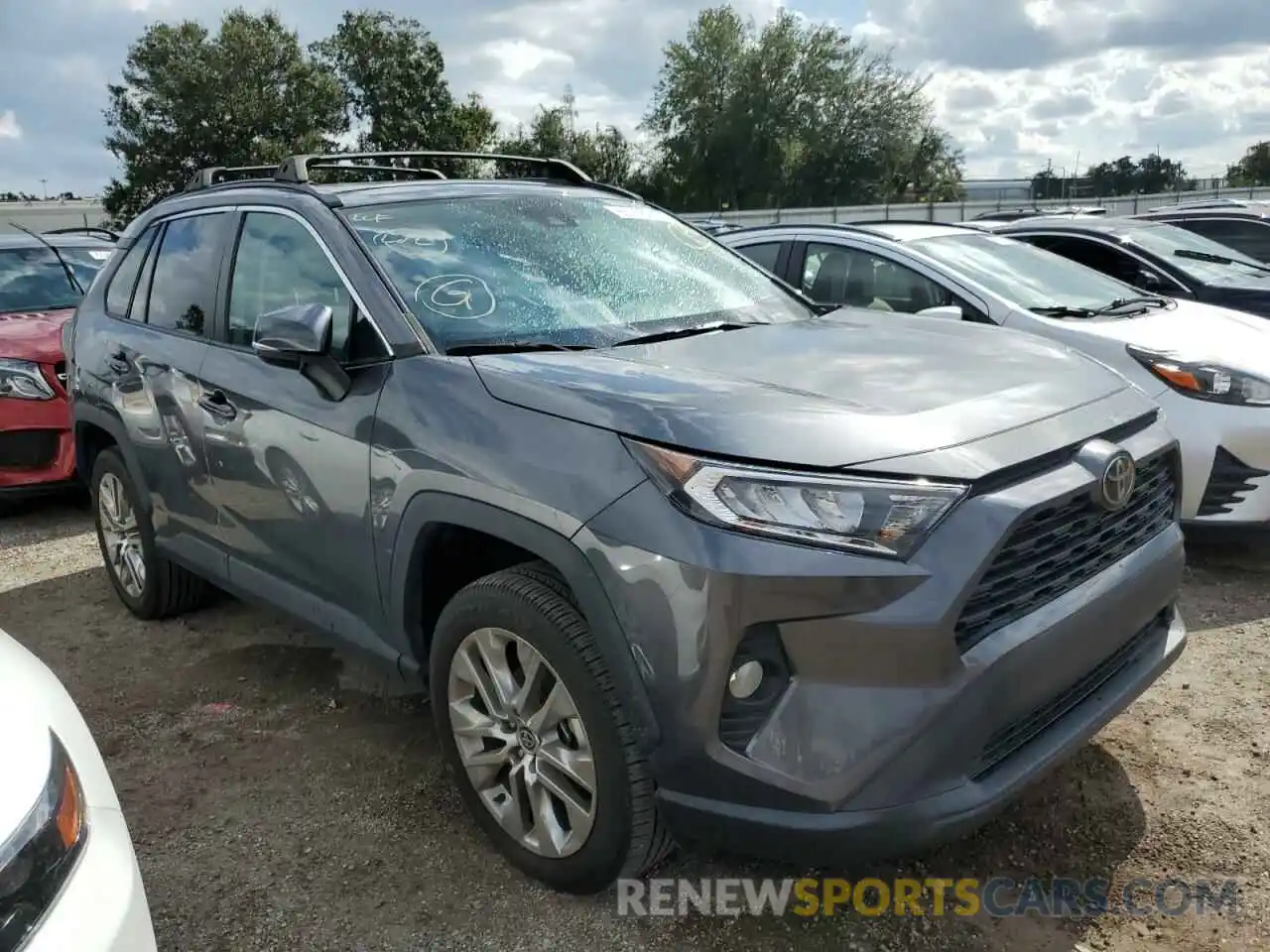 1 Photograph of a damaged car 2T3C1RFV6MC110037 TOYOTA RAV4 2021