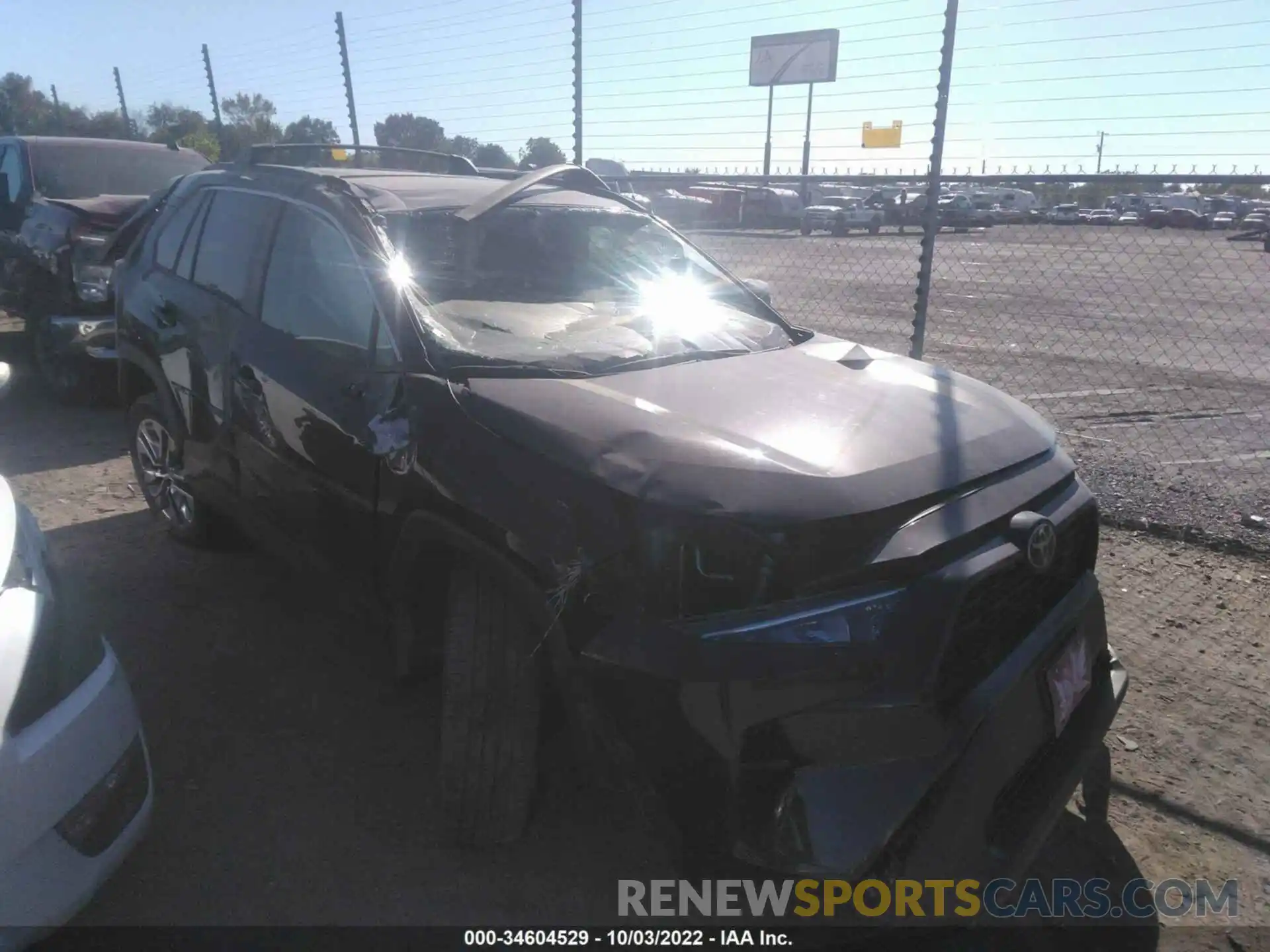 1 Photograph of a damaged car 2T3C1RFV6MC128571 TOYOTA RAV4 2021