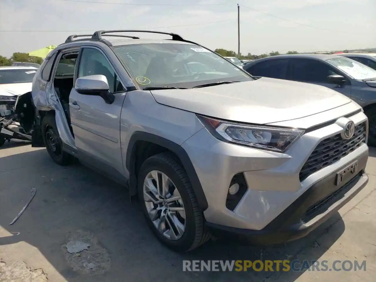 1 Photograph of a damaged car 2T3C1RFV6MC147475 TOYOTA RAV4 2021