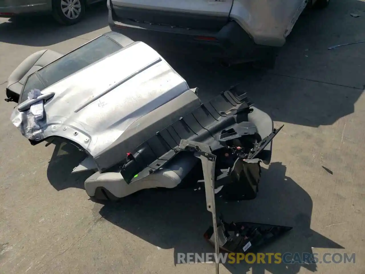 9 Photograph of a damaged car 2T3C1RFV6MC147475 TOYOTA RAV4 2021