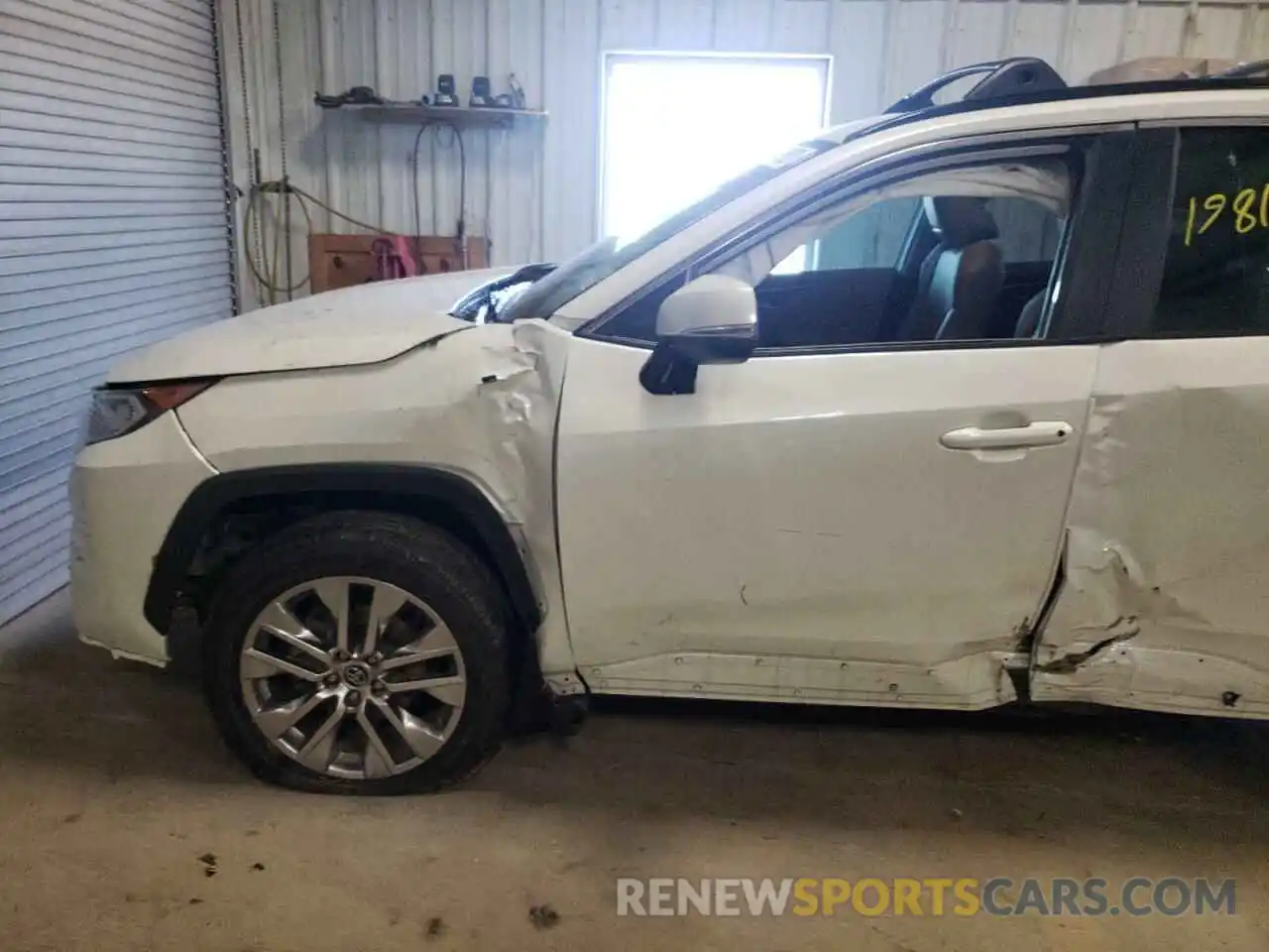 9 Photograph of a damaged car 2T3C1RFV6MW117911 TOYOTA RAV4 2021