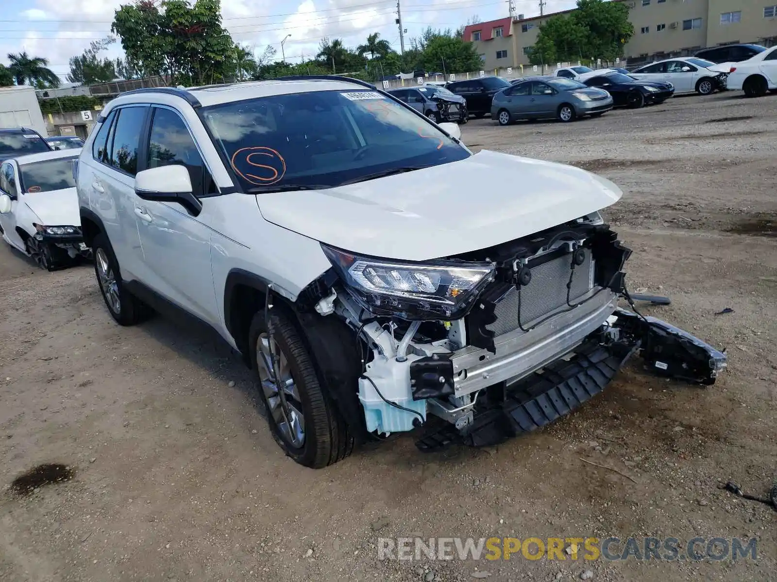 1 Photograph of a damaged car 2T3C1RFV6MW124700 TOYOTA RAV4 2021