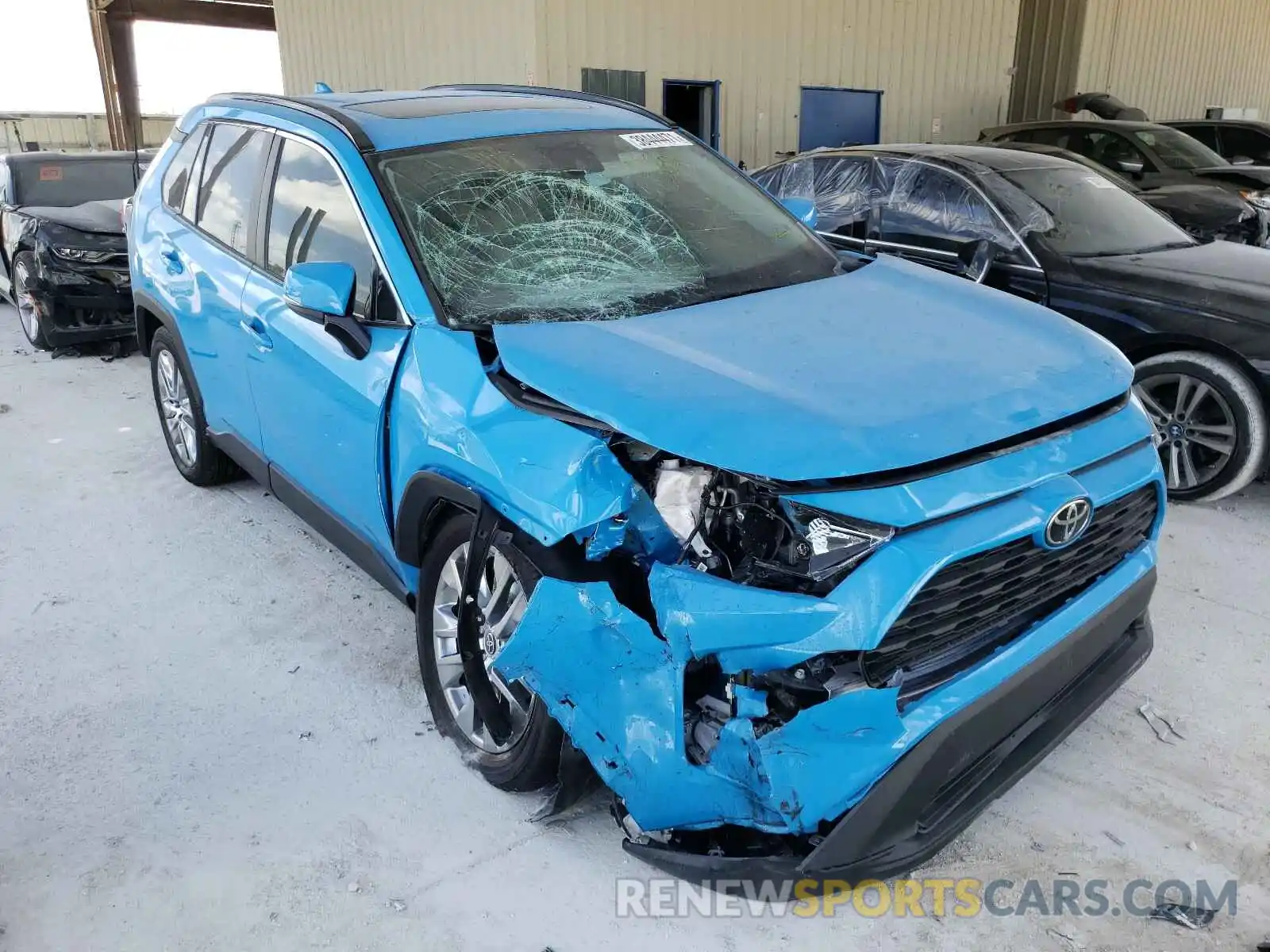 1 Photograph of a damaged car 2T3C1RFV6MW138239 TOYOTA RAV4 2021