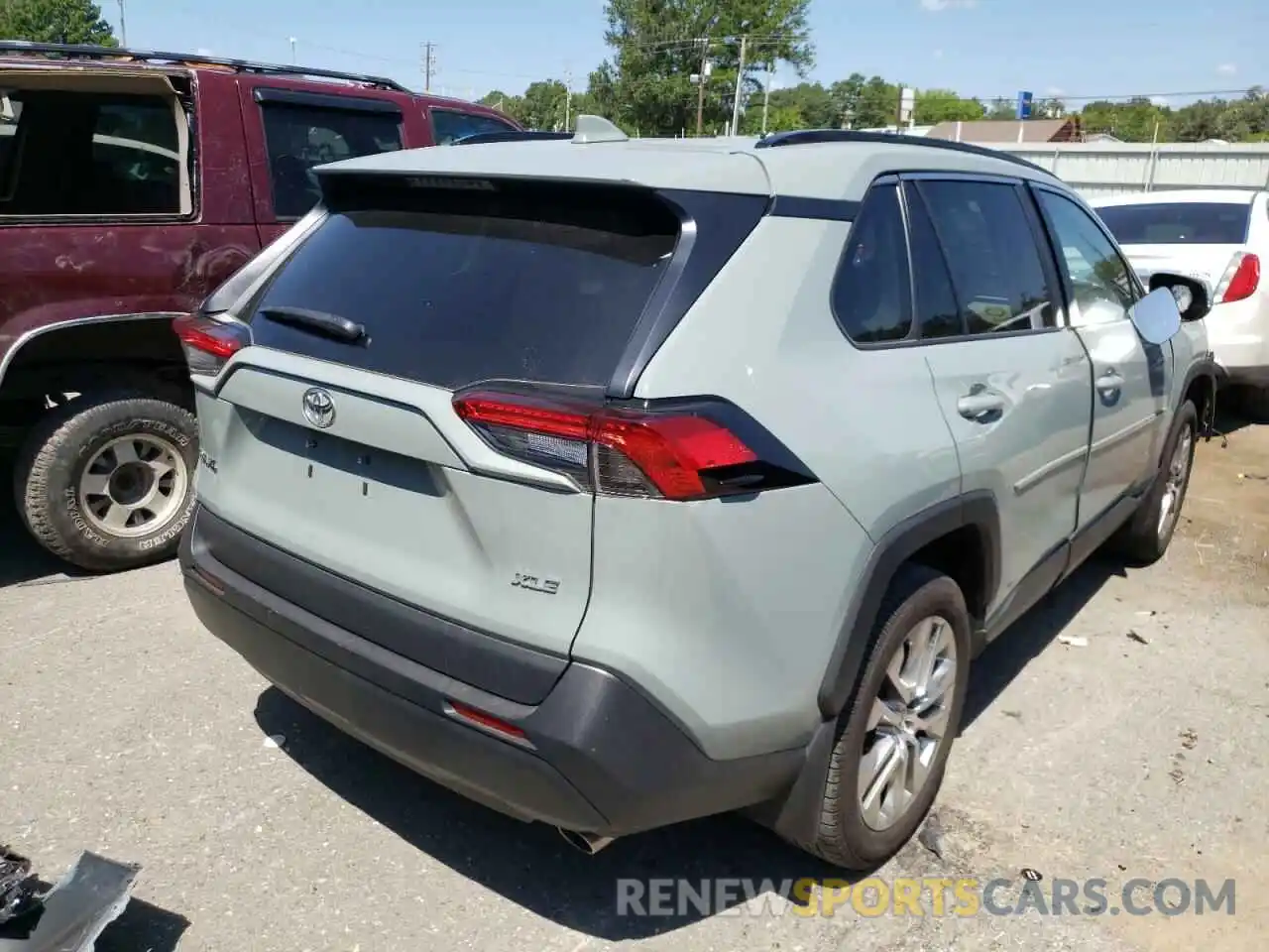 4 Photograph of a damaged car 2T3C1RFV6MW140914 TOYOTA RAV4 2021