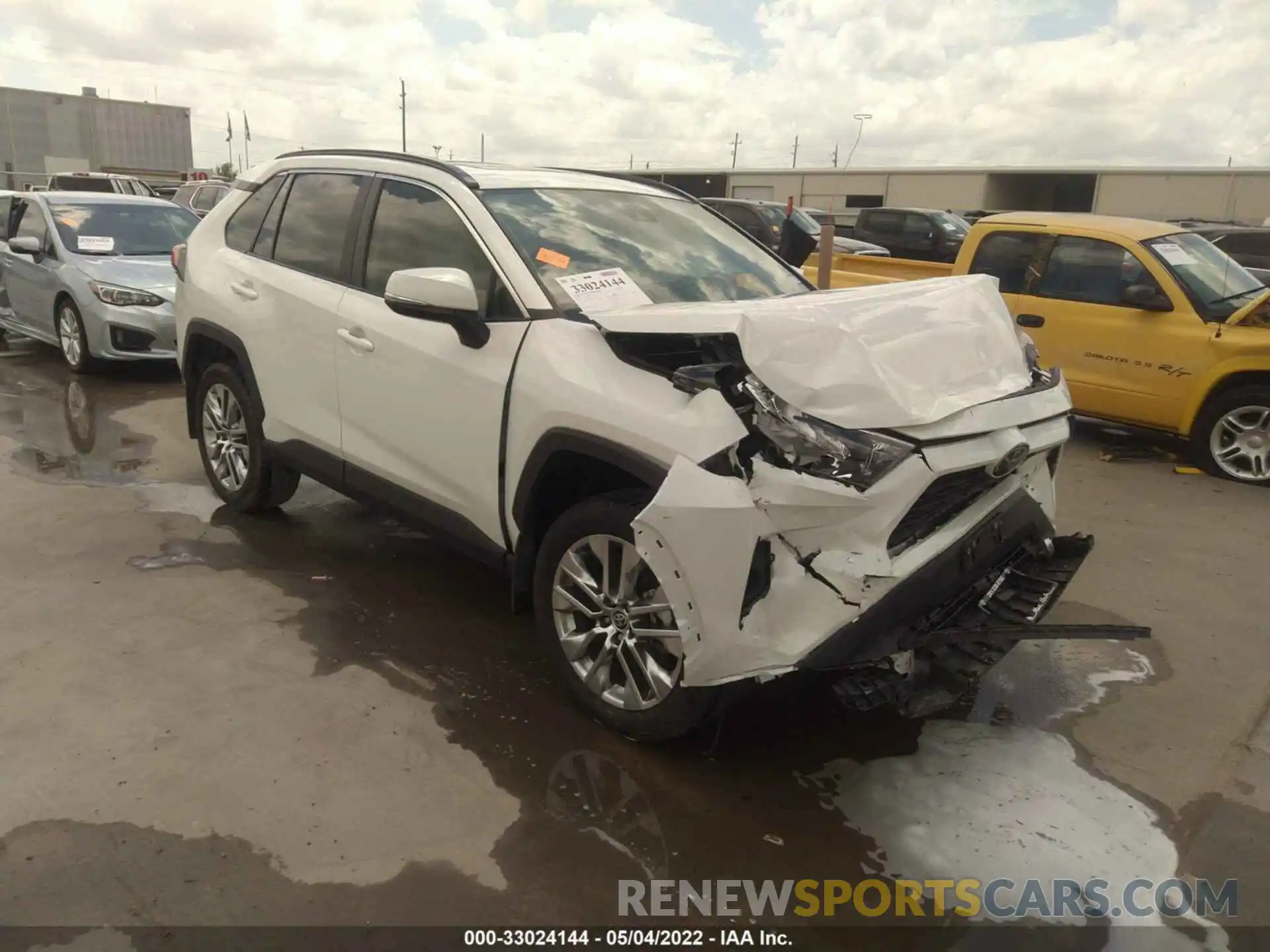 1 Photograph of a damaged car 2T3C1RFV6MW174402 TOYOTA RAV4 2021