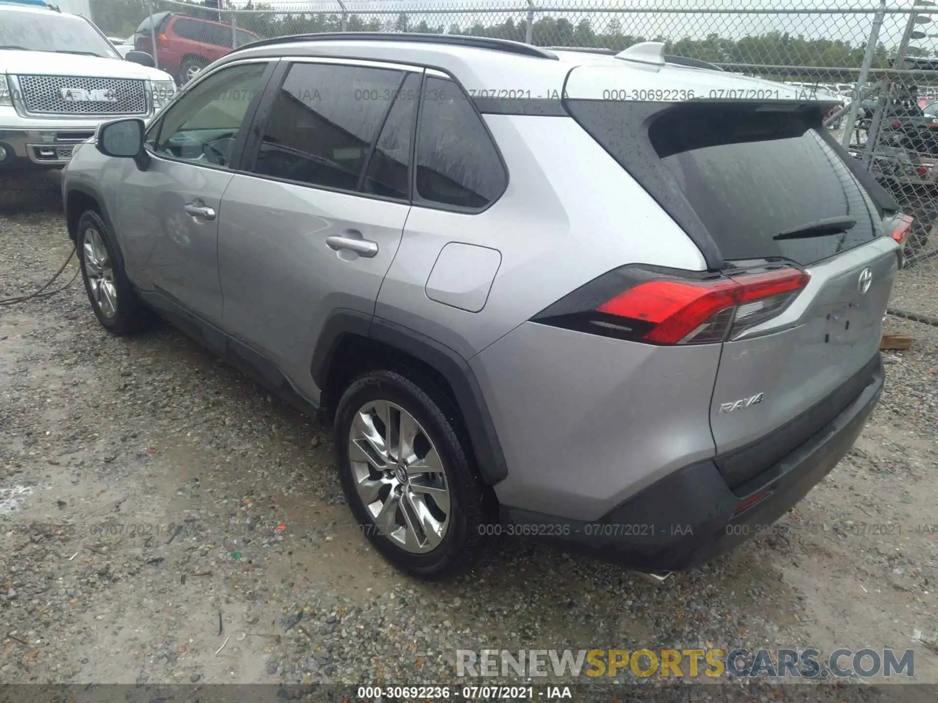 3 Фотография поврежденного автомобиля 2T3C1RFV7MC092759 TOYOTA RAV4 2021