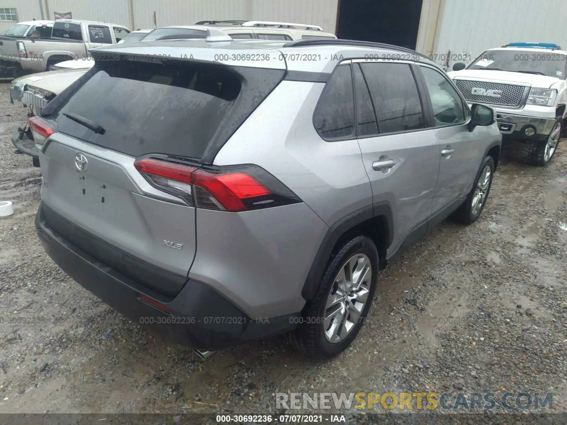 4 Photograph of a damaged car 2T3C1RFV7MC092759 TOYOTA RAV4 2021