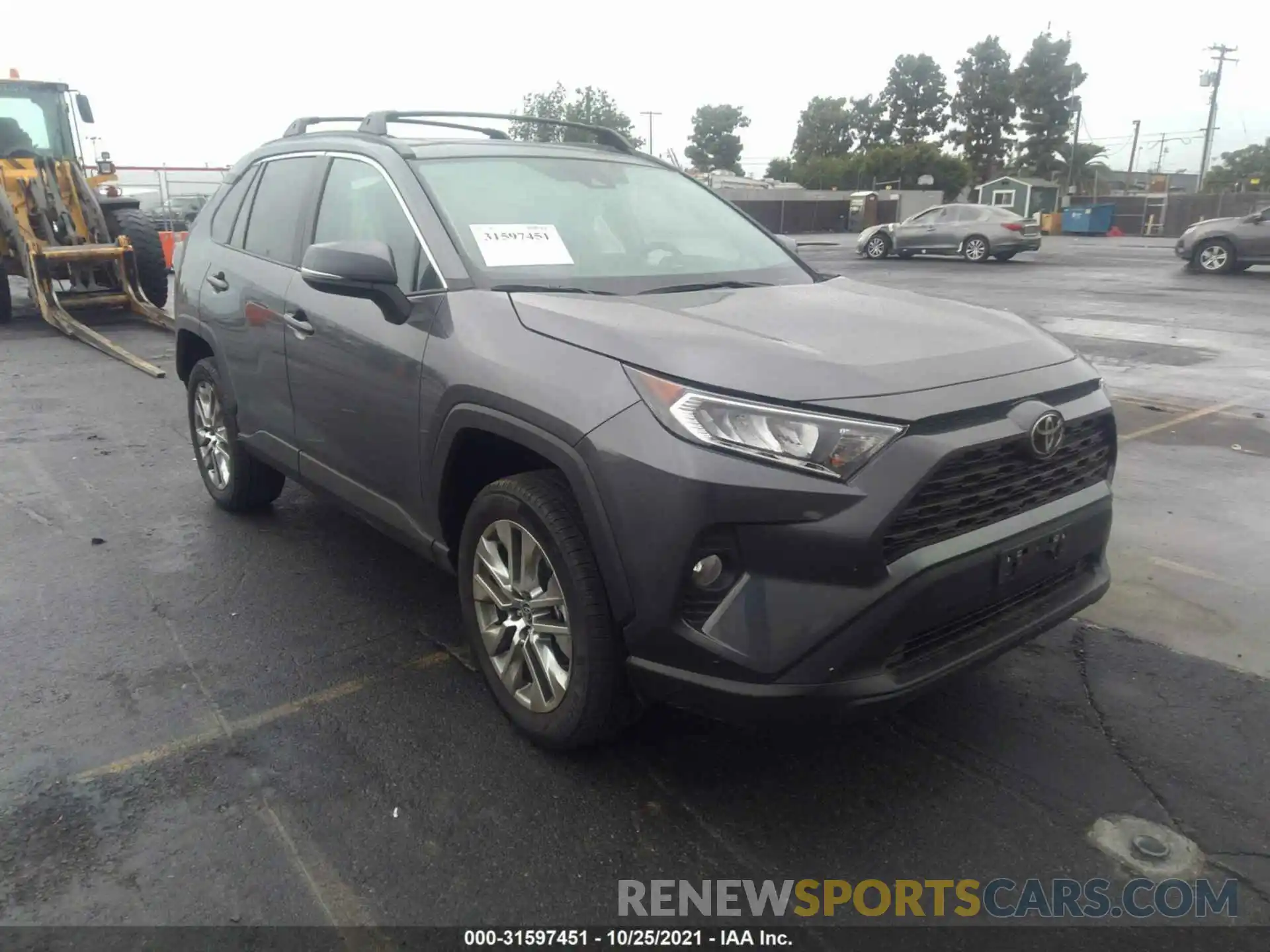 1 Photograph of a damaged car 2T3C1RFV7MC113030 TOYOTA RAV4 2021