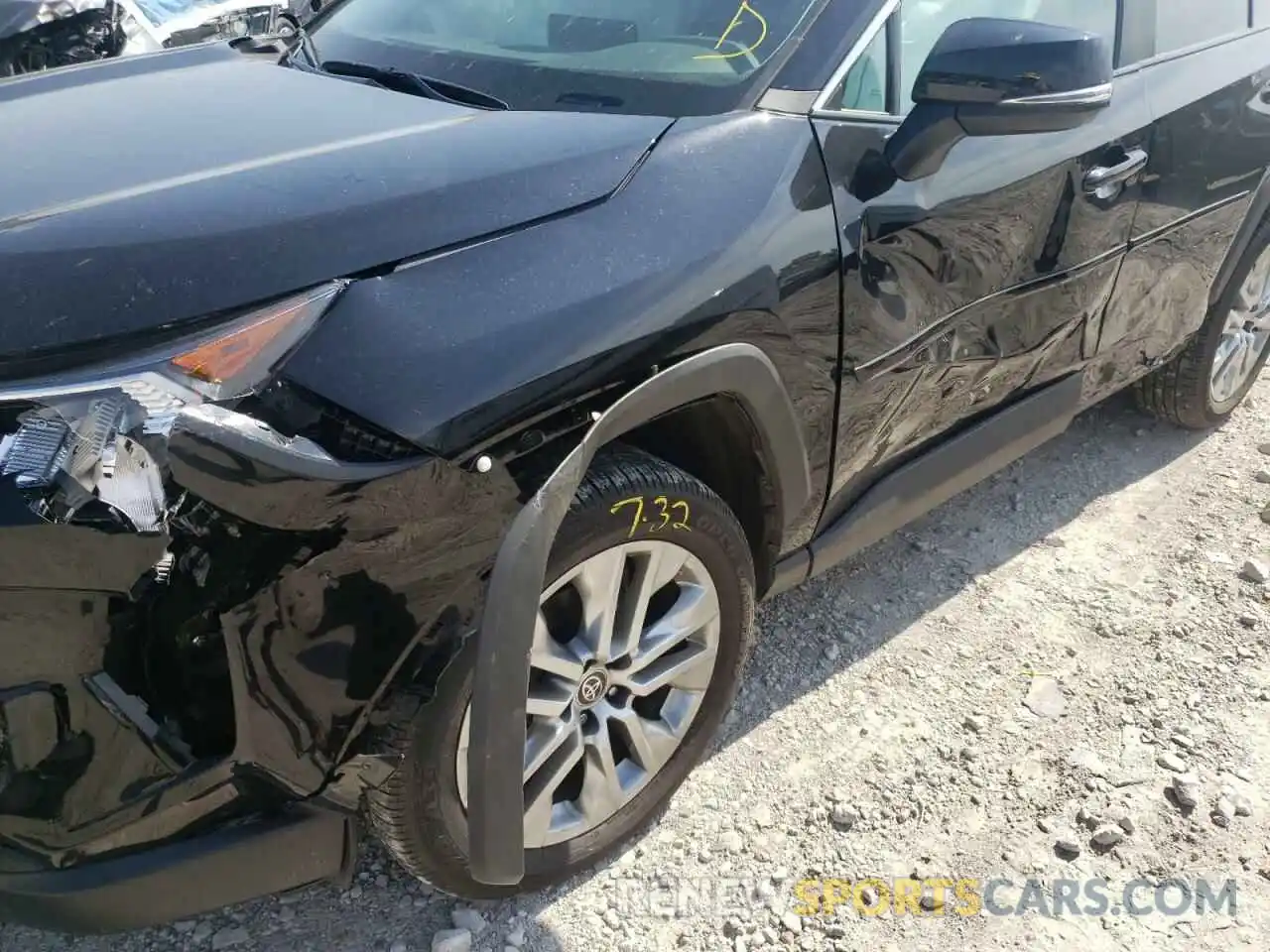 9 Photograph of a damaged car 2T3C1RFV7MC129924 TOYOTA RAV4 2021