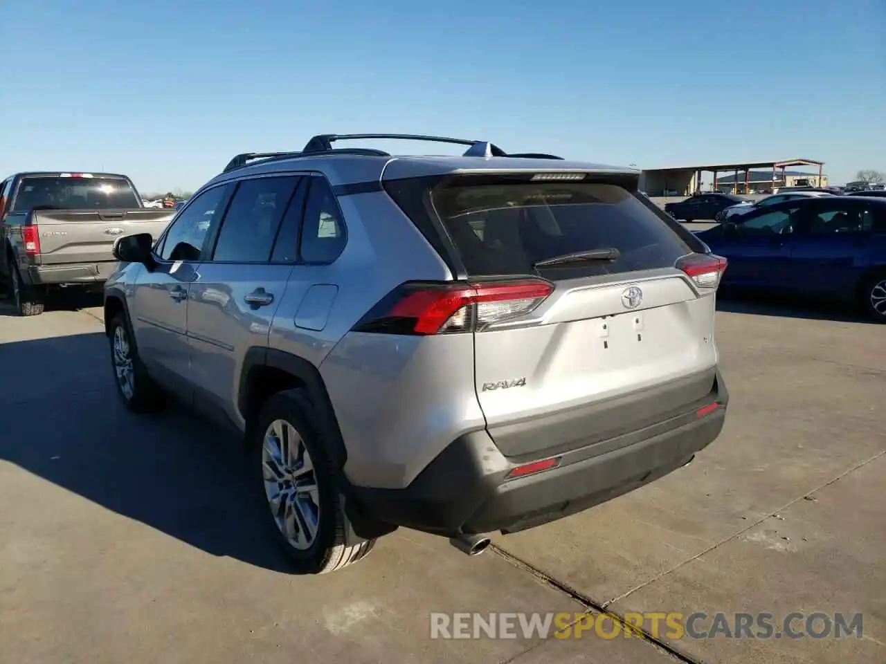 3 Photograph of a damaged car 2T3C1RFV7MC166553 TOYOTA RAV4 2021