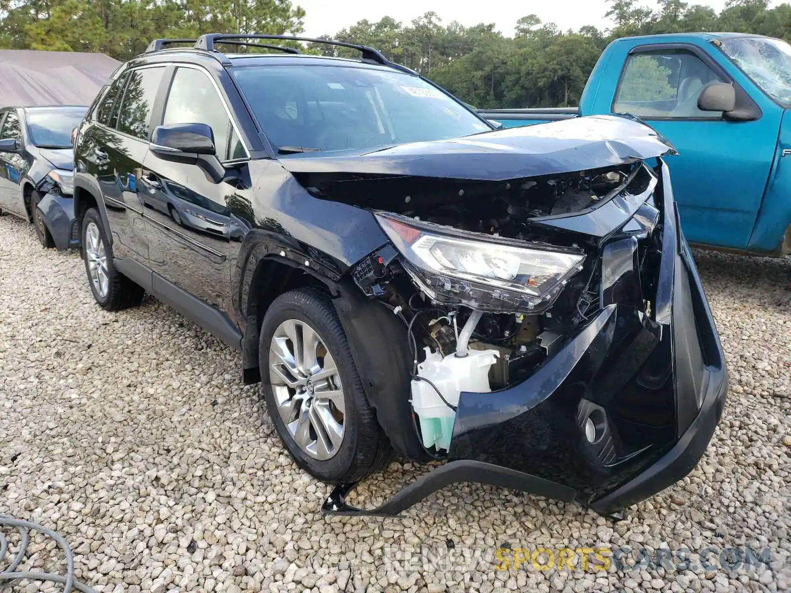 1 Photograph of a damaged car 2T3C1RFV7MW105511 TOYOTA RAV4 2021