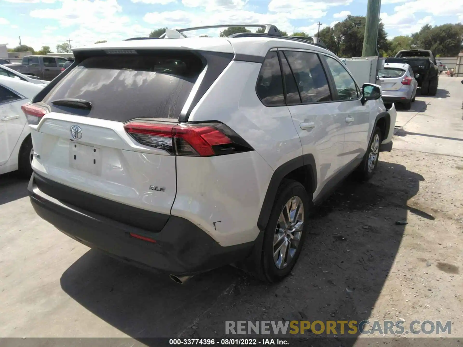 4 Photograph of a damaged car 2T3C1RFV7MW110305 TOYOTA RAV4 2021