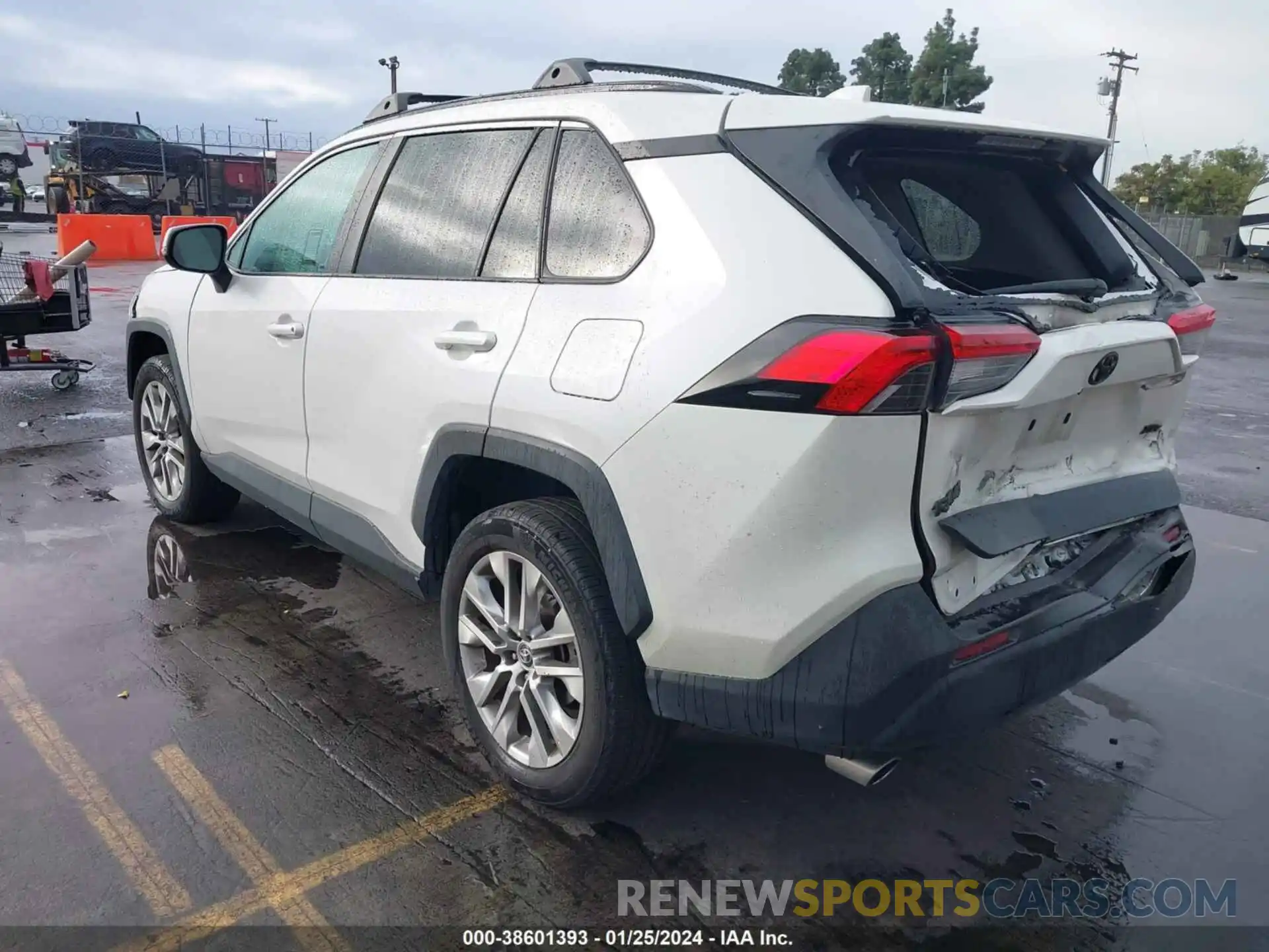 3 Photograph of a damaged car 2T3C1RFV7MW116427 TOYOTA RAV4 2021