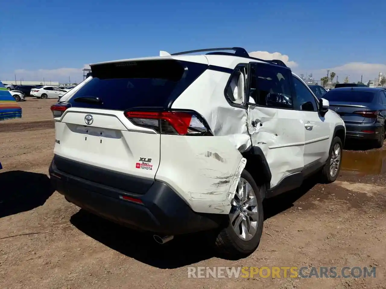 4 Photograph of a damaged car 2T3C1RFV7MW140033 TOYOTA RAV4 2021