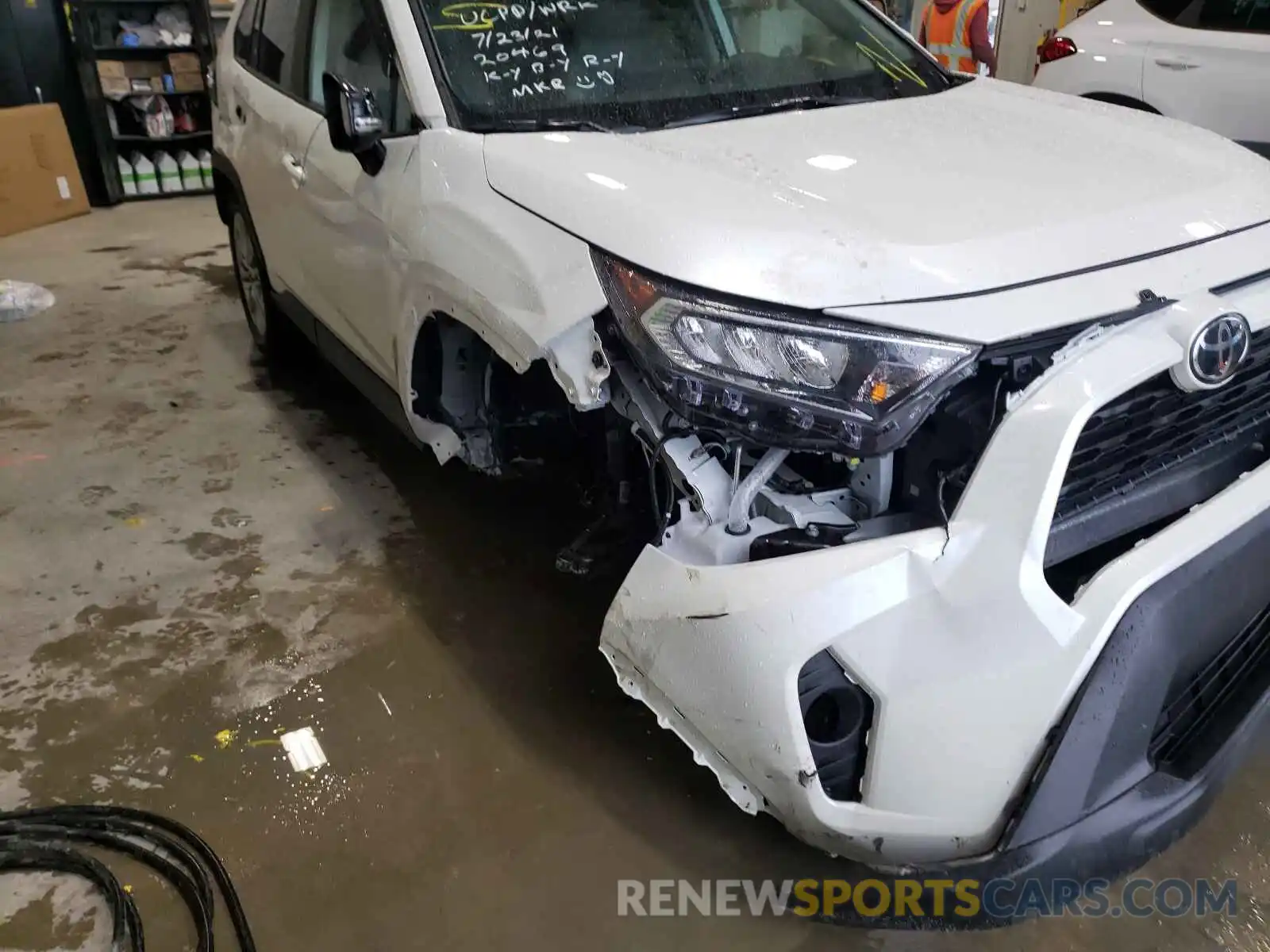 9 Photograph of a damaged car 2T3C1RFV7MW141361 TOYOTA RAV4 2021