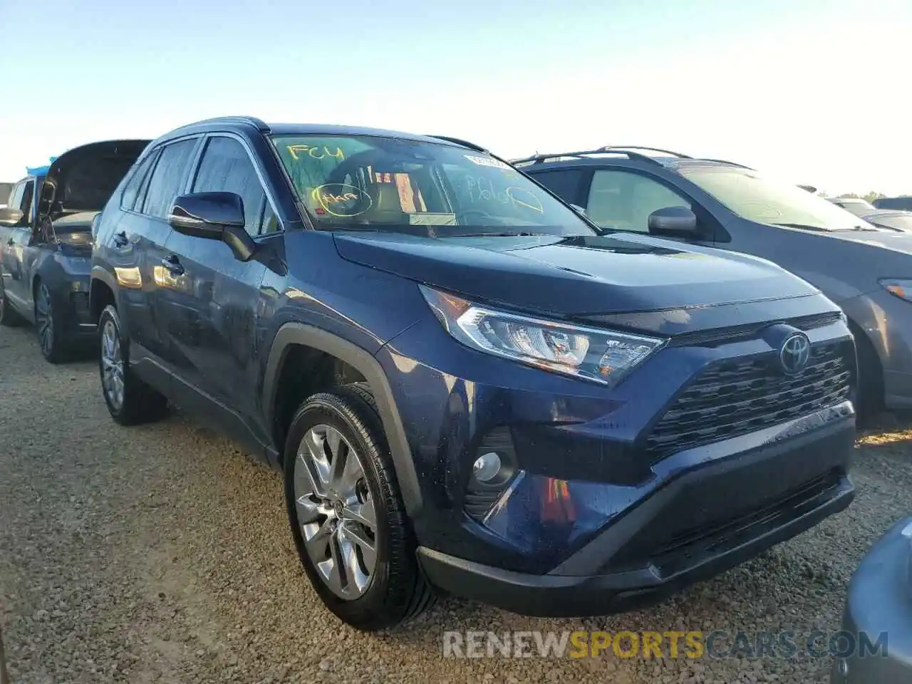 1 Фотография поврежденного автомобиля 2T3C1RFV7MW144177 TOYOTA RAV4 2021