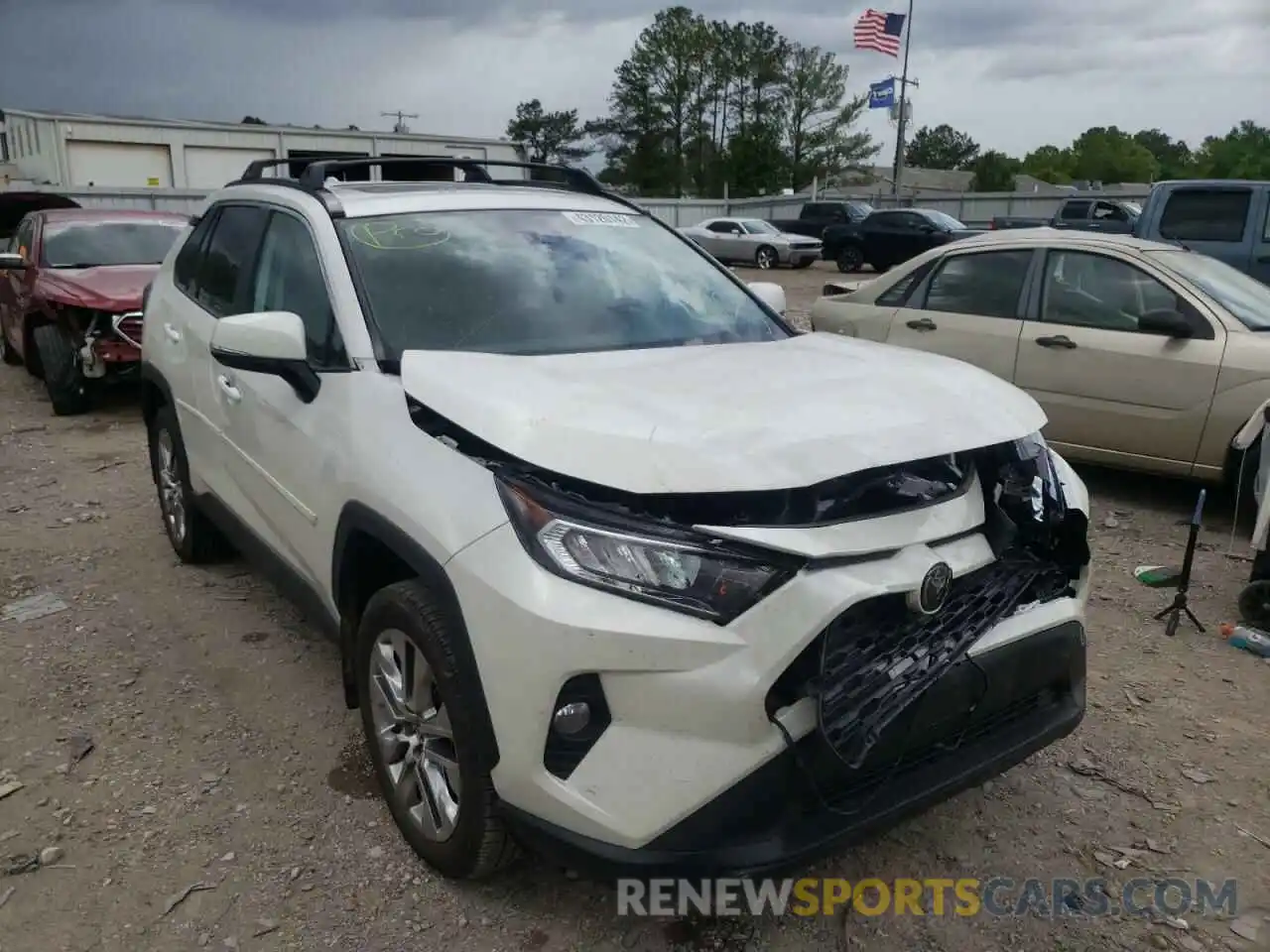 1 Photograph of a damaged car 2T3C1RFV7MW155485 TOYOTA RAV4 2021