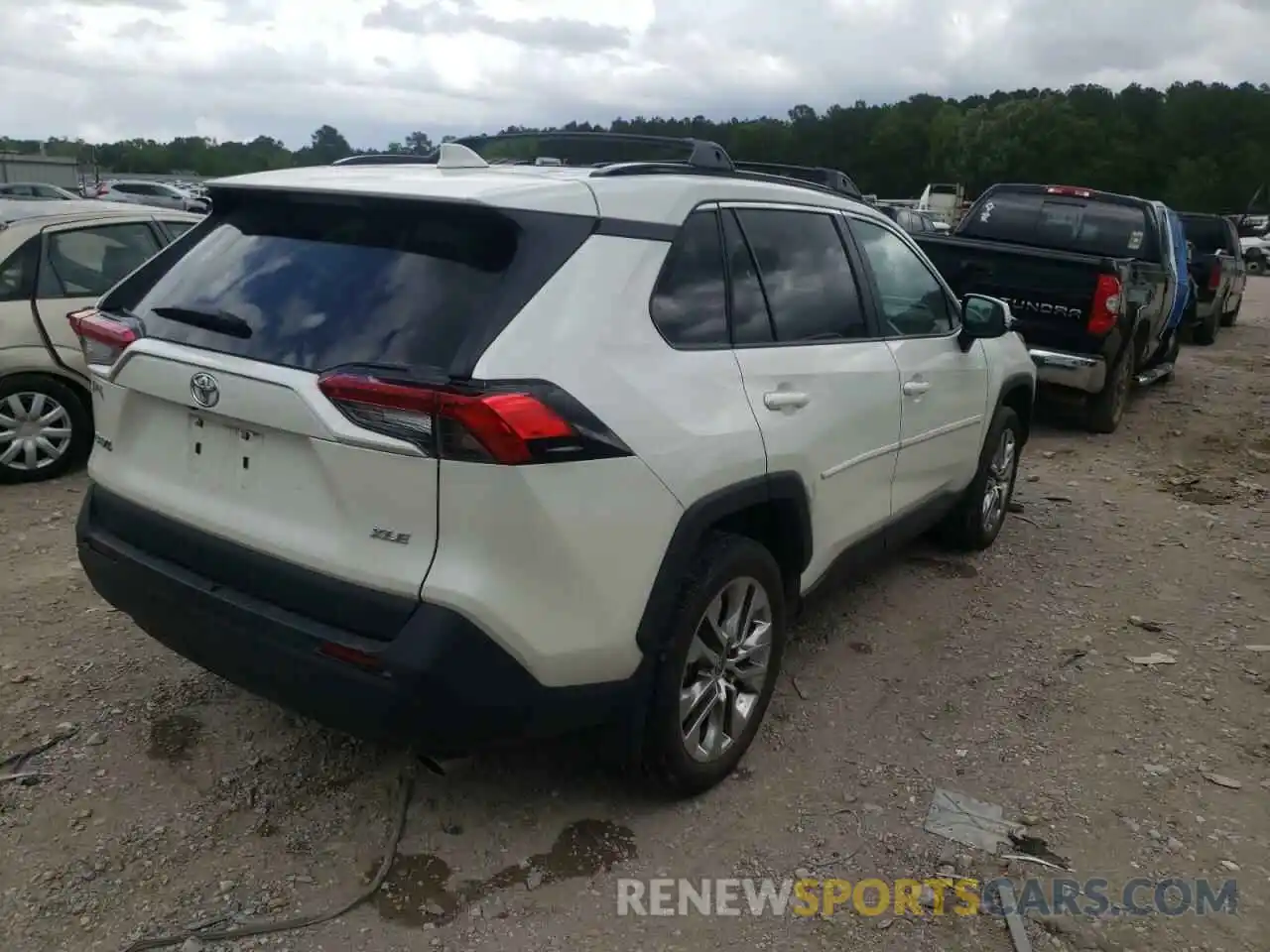 4 Photograph of a damaged car 2T3C1RFV7MW155485 TOYOTA RAV4 2021