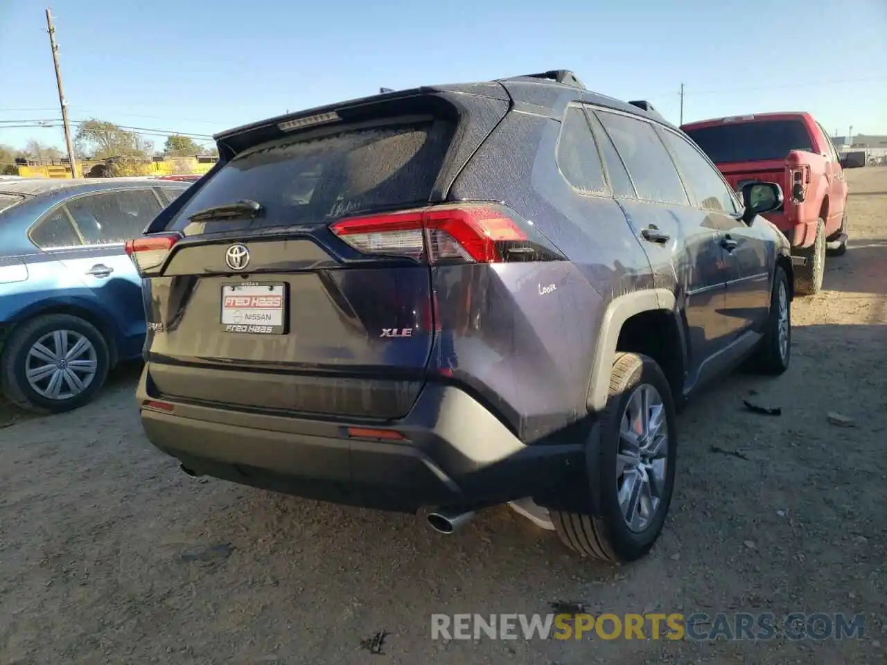 4 Photograph of a damaged car 2T3C1RFV8MC091037 TOYOTA RAV4 2021