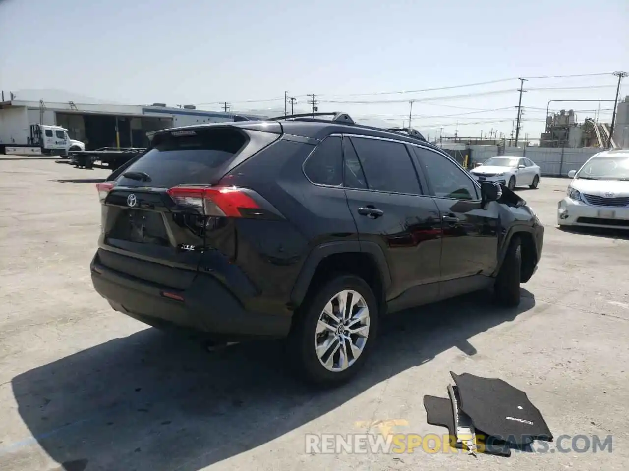 4 Photograph of a damaged car 2T3C1RFV8MC093905 TOYOTA RAV4 2021