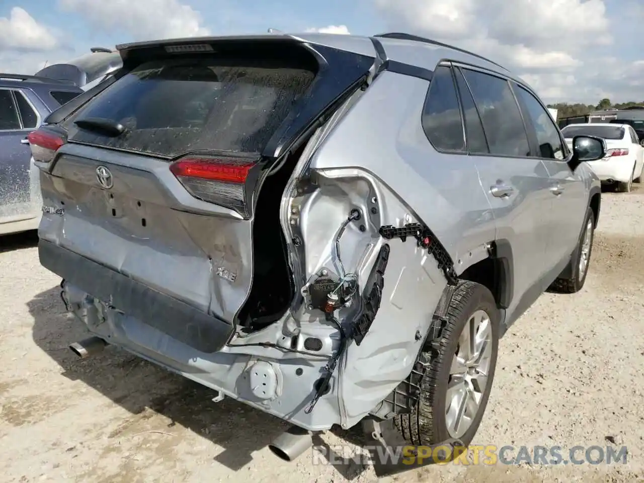 4 Photograph of a damaged car 2T3C1RFV8MC103509 TOYOTA RAV4 2021