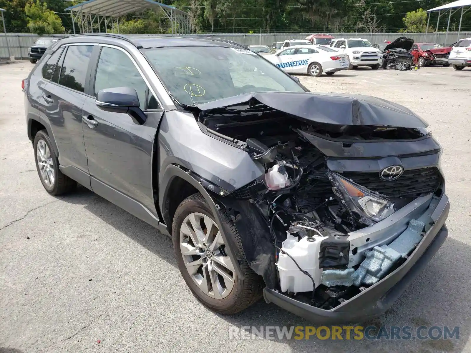 1 Photograph of a damaged car 2T3C1RFV8MC110315 TOYOTA RAV4 2021