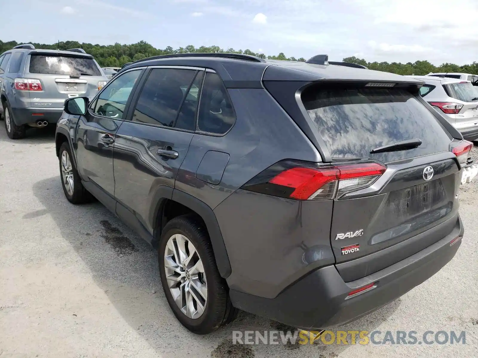 3 Photograph of a damaged car 2T3C1RFV8MC110315 TOYOTA RAV4 2021