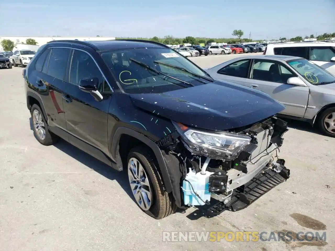 1 Photograph of a damaged car 2T3C1RFV8MC113179 TOYOTA RAV4 2021