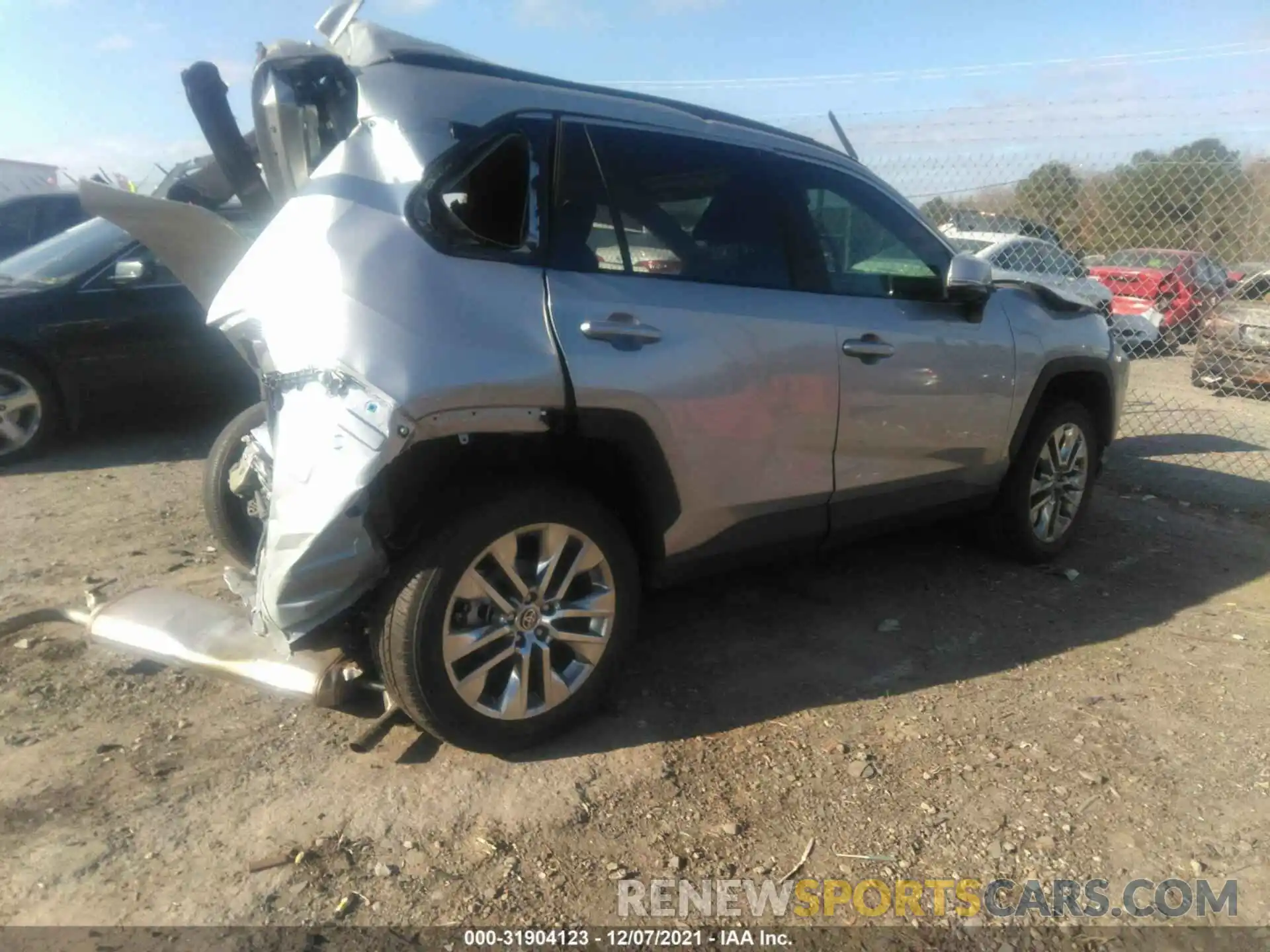 4 Фотография поврежденного автомобиля 2T3C1RFV8MC120200 TOYOTA RAV4 2021