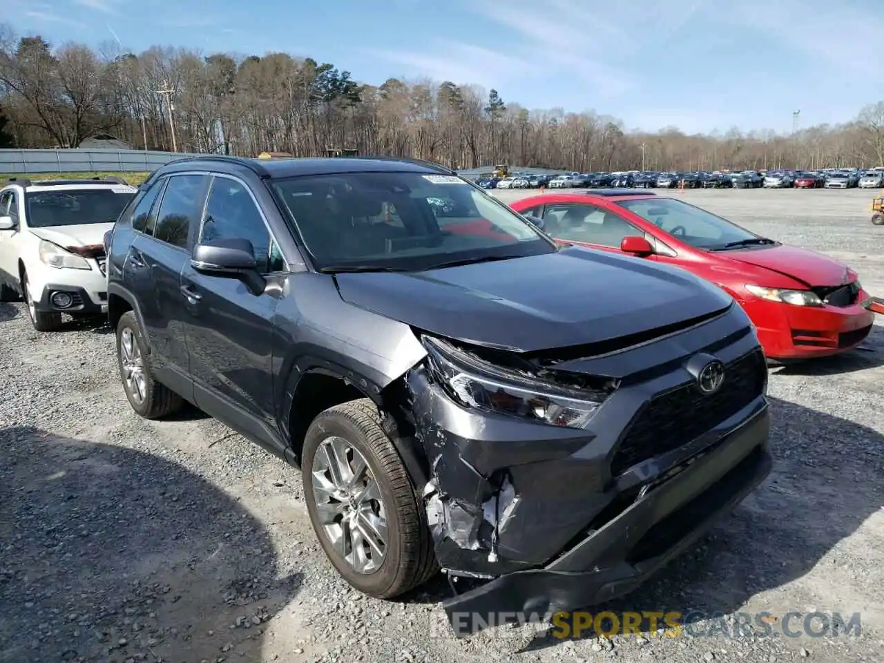 1 Photograph of a damaged car 2T3C1RFV8MC129348 TOYOTA RAV4 2021