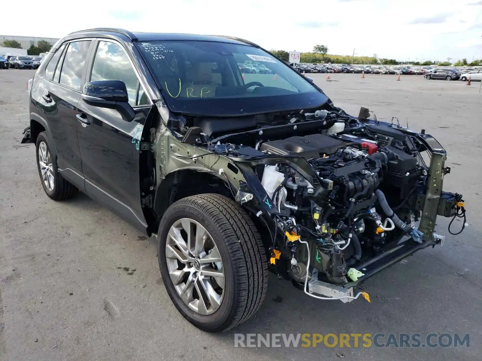 1 Photograph of a damaged car 2T3C1RFV8MC131438 TOYOTA RAV4 2021