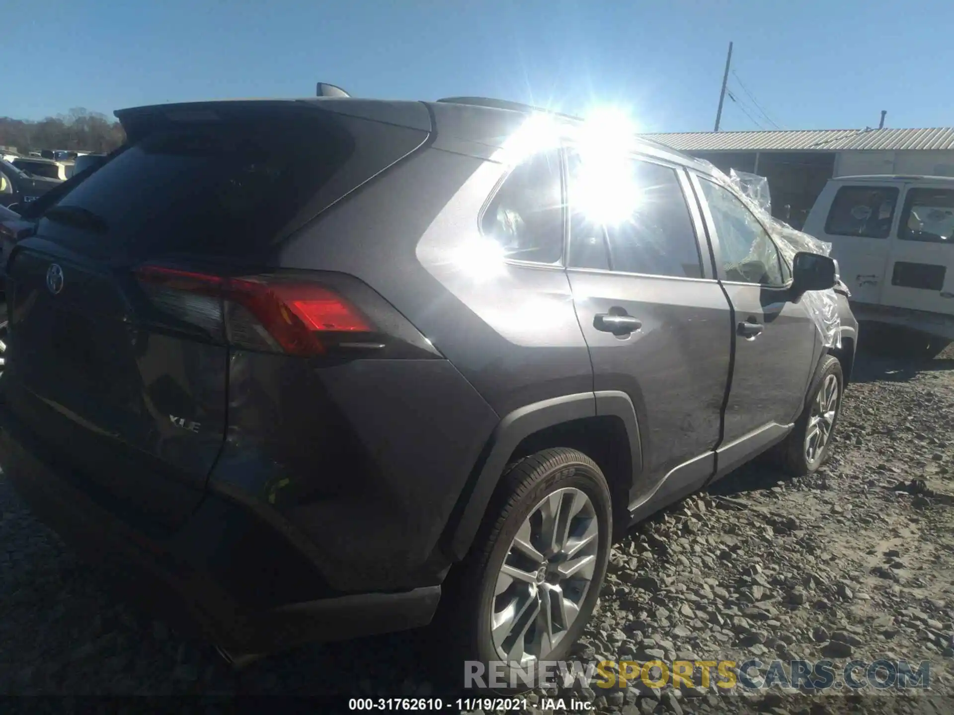 4 Photograph of a damaged car 2T3C1RFV8MC152550 TOYOTA RAV4 2021