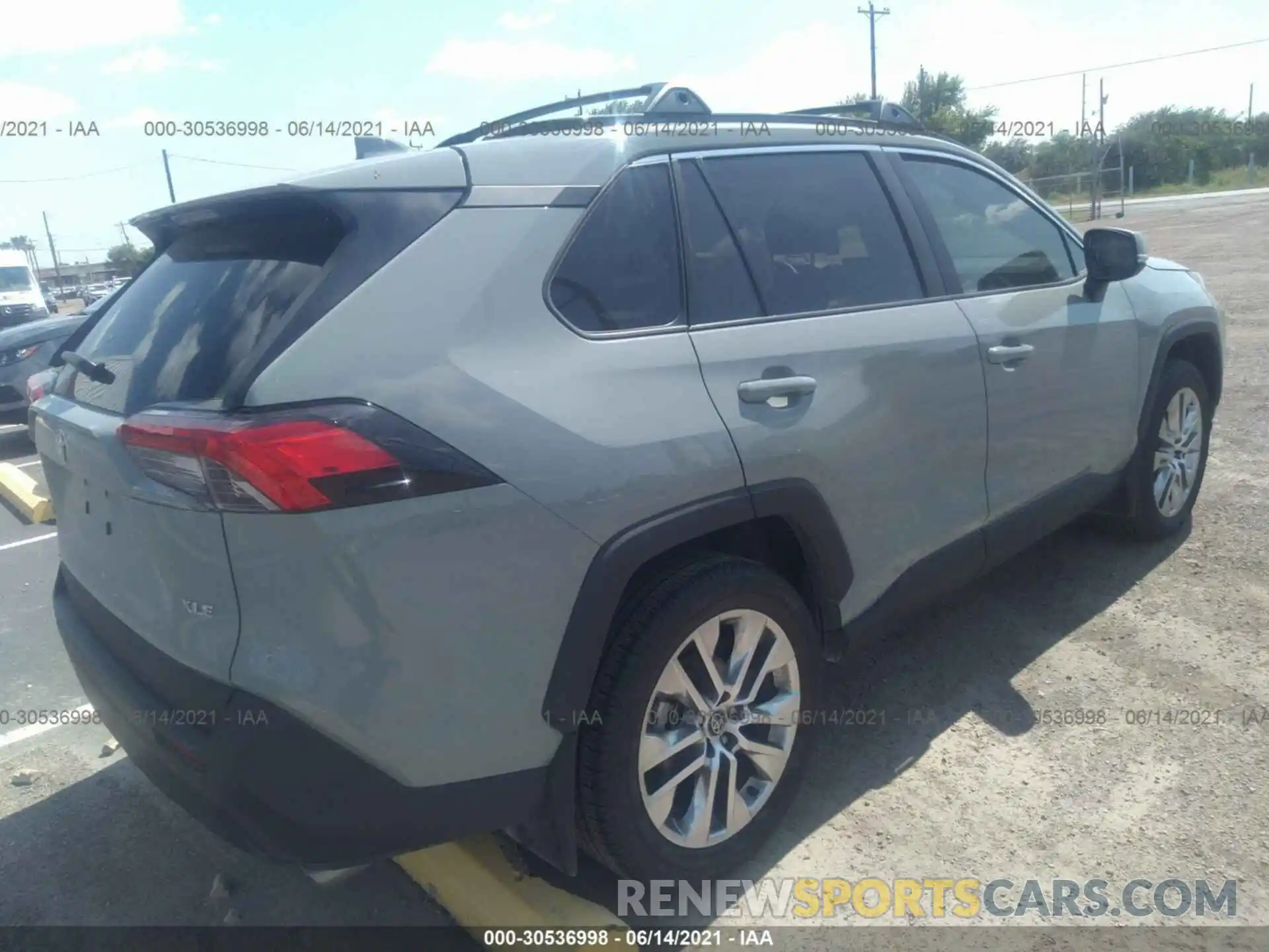 4 Photograph of a damaged car 2T3C1RFV8MW122544 TOYOTA RAV4 2021