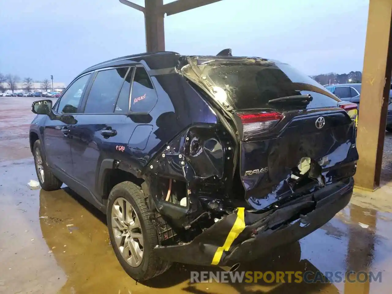 3 Photograph of a damaged car 2T3C1RFV8MW122642 TOYOTA RAV4 2021